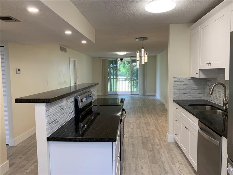 250 JACARANDA Drive 203, Plantation, FL 33324, Plantation