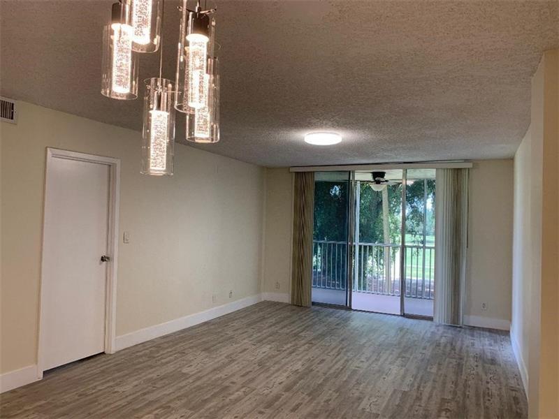 250 JACARANDA Drive 203, Plantation, FL 33324, Plantation - Photo 5