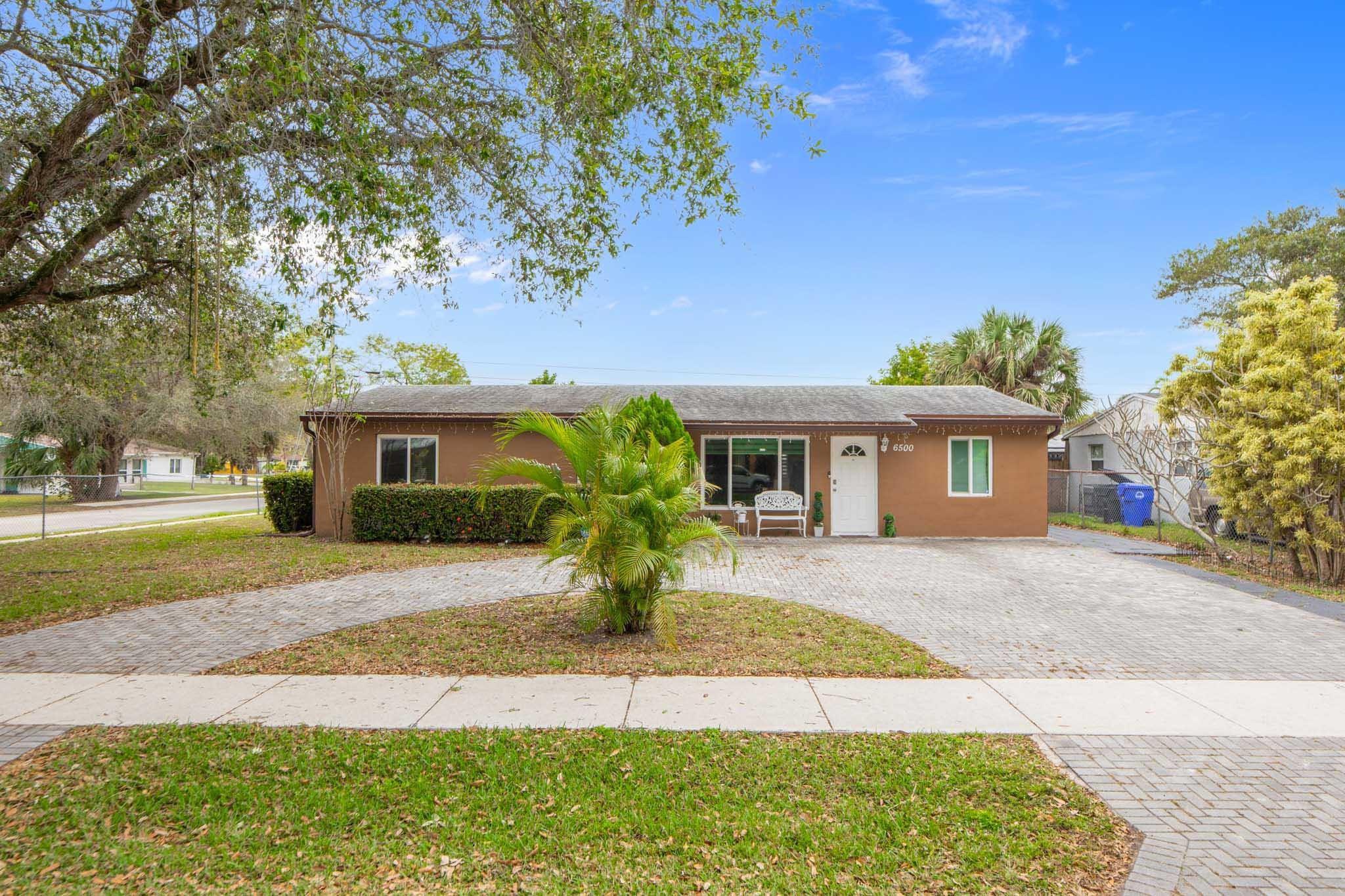 6500 SW 16th Court, North Lauderdale, FL 33068, North Lauderdale - Photo 2