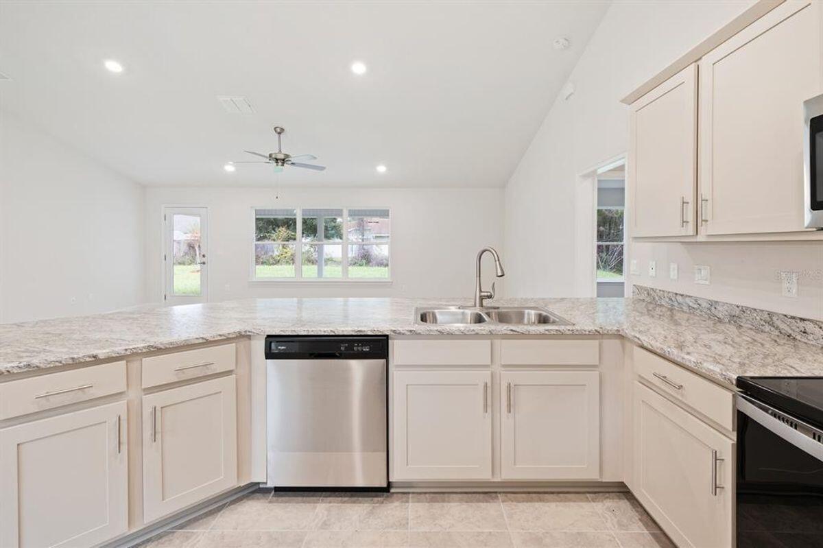 7908 Banyan Street, Fort Pierce, FL 34951, Fort Pierce - Photo 4