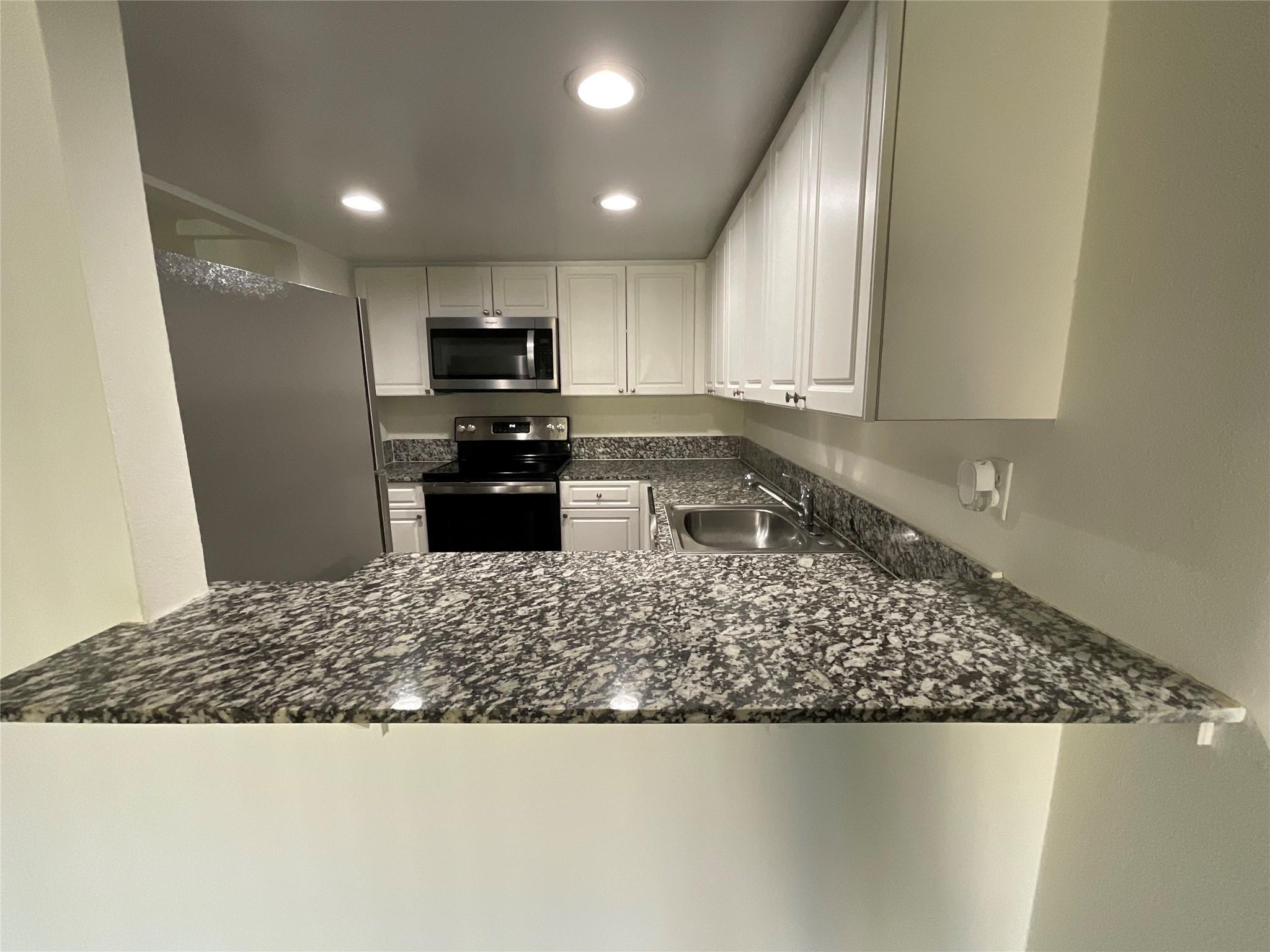 19455 NE 10 Avenue 2-104, North Miami Beach, FL 33179, North Miami Beach - Photo 2