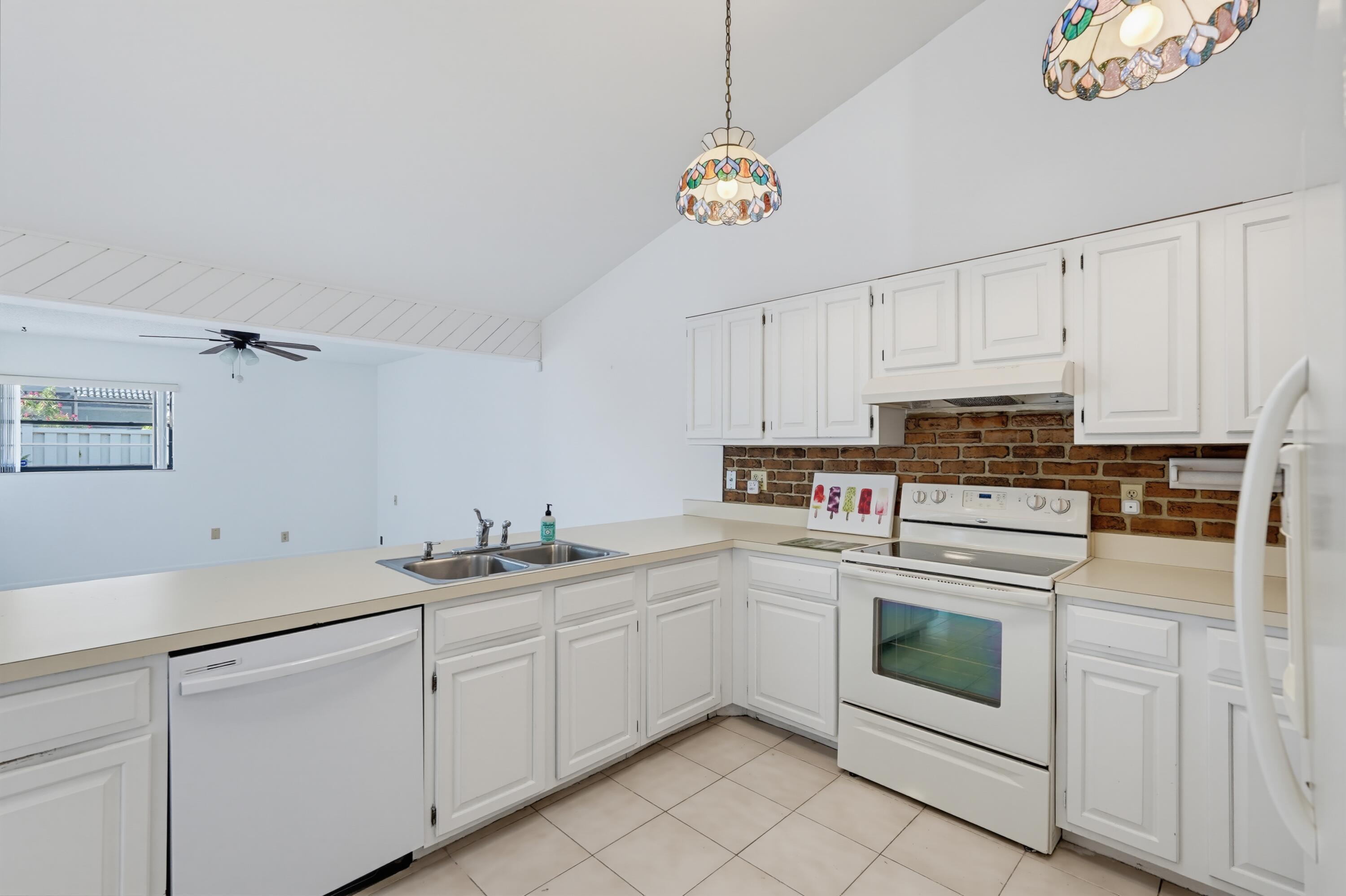 6846 BIANCHINI Circle, Boca Raton, FL 33433, Boca Raton - Photo 5