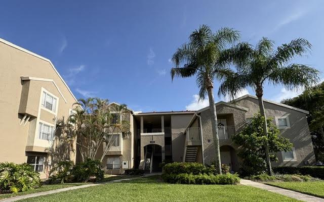 1780 Palm Cove Boulevard 6-302, Delray Beach, FL 33445, Delray Beach - Photo 2