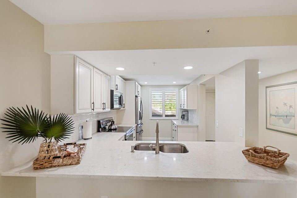 2101 Marina Isle Way 203, Jupiter, FL 33477, Jupiter - Photo 2