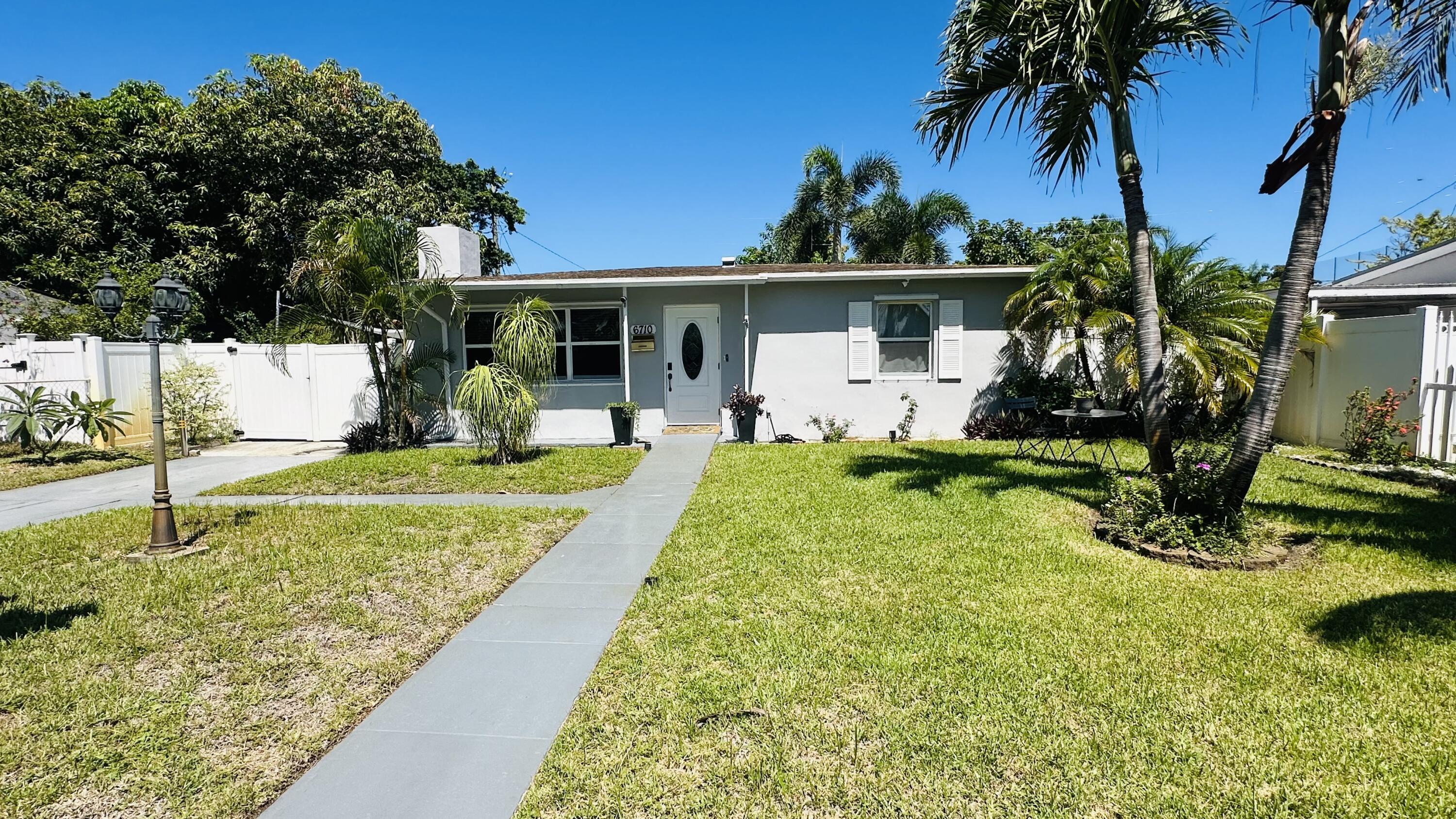 6710 Forest Court, West Palm Beach, FL 33405, West Palm Beach - Photo 3