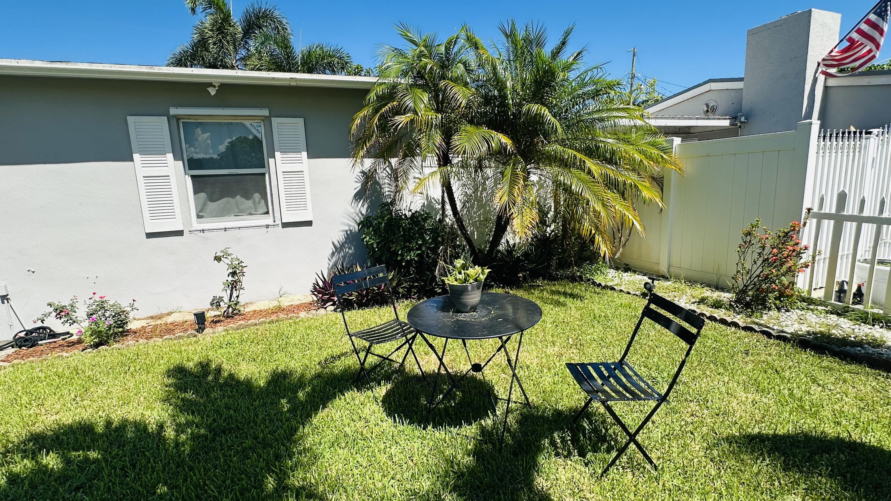 6710 Forest Court, West Palm Beach, FL 33405, West Palm Beach - Photo 4