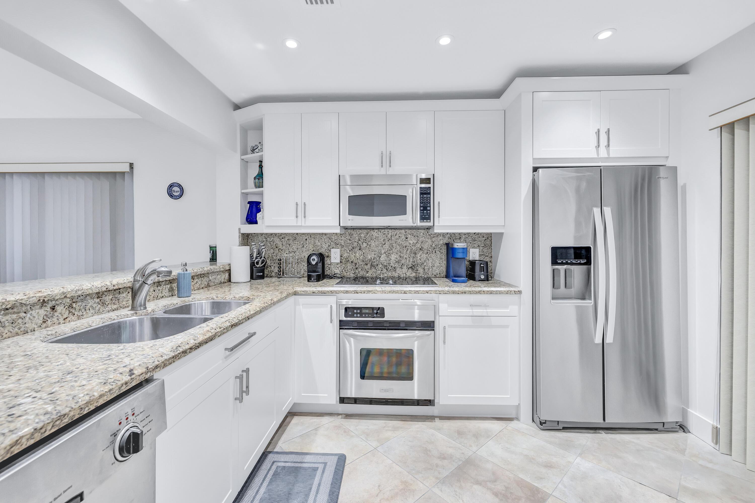 351 Club Circle 210, Boca Raton, FL 33487, Boca Raton - Photo 5