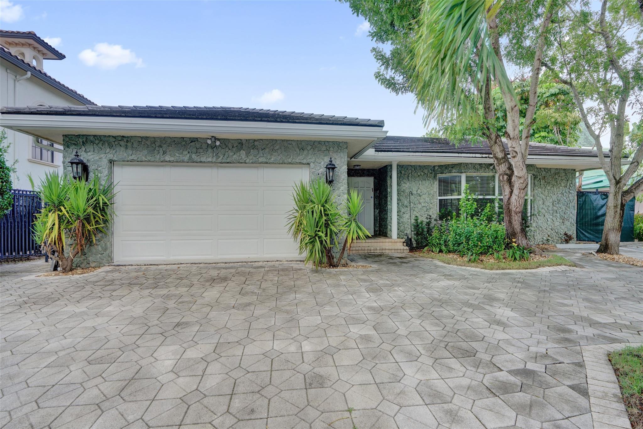2427 Sea Island Drive, Fort Lauderdale, FL 33301, Fort Lauderdale - Photo 3
