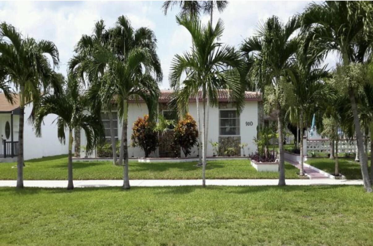 904-910 NE 10th Street, Hallandale Beach, FL, Hallandale Beach - Photo 2