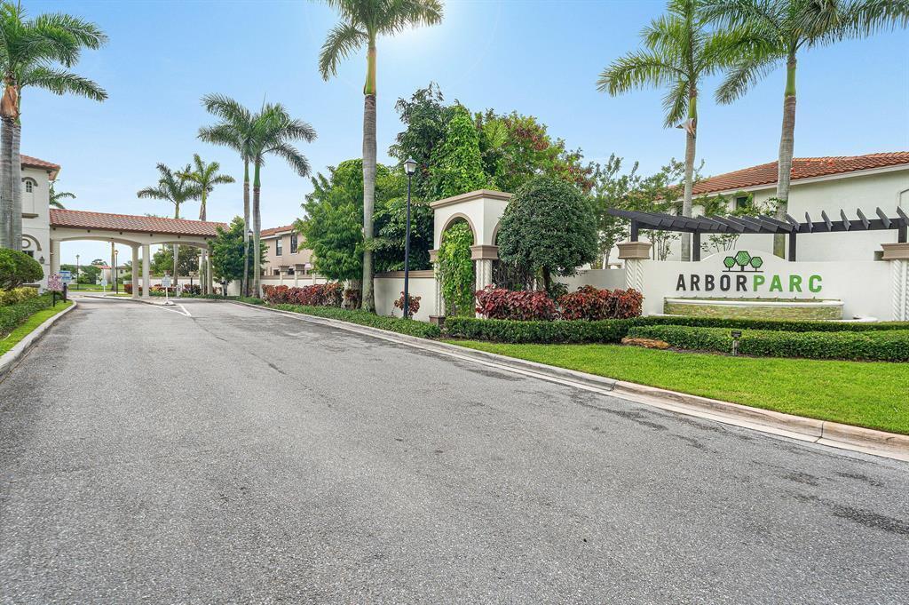 4414 HEMLOCK Drive, Riviera Beach, FL 33410, Riviera Beach - Photo 4