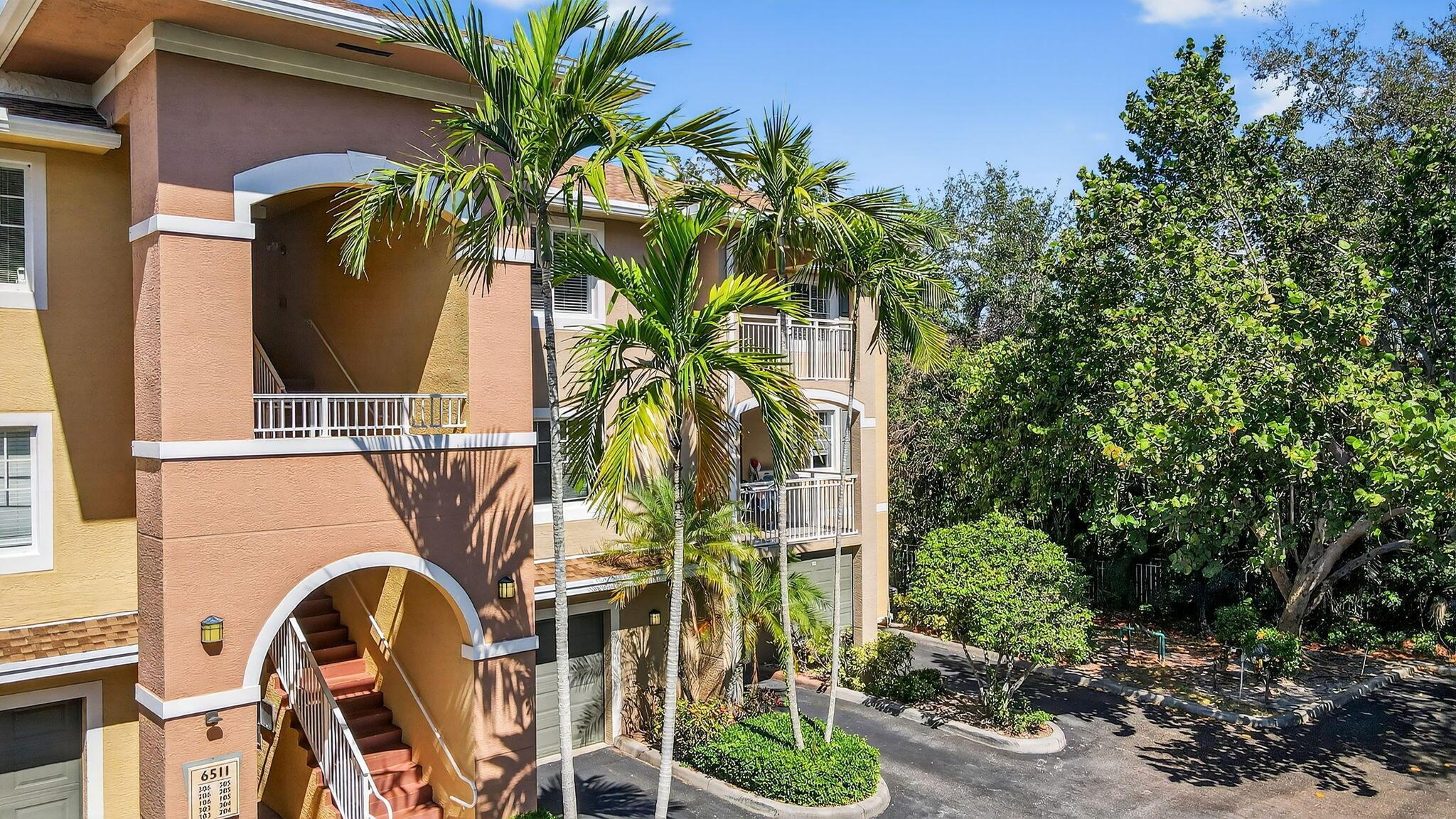 6511 EMERALD DUNES Drive 304, West Palm Beach, FL 33411, West Palm Beach - Photo 3