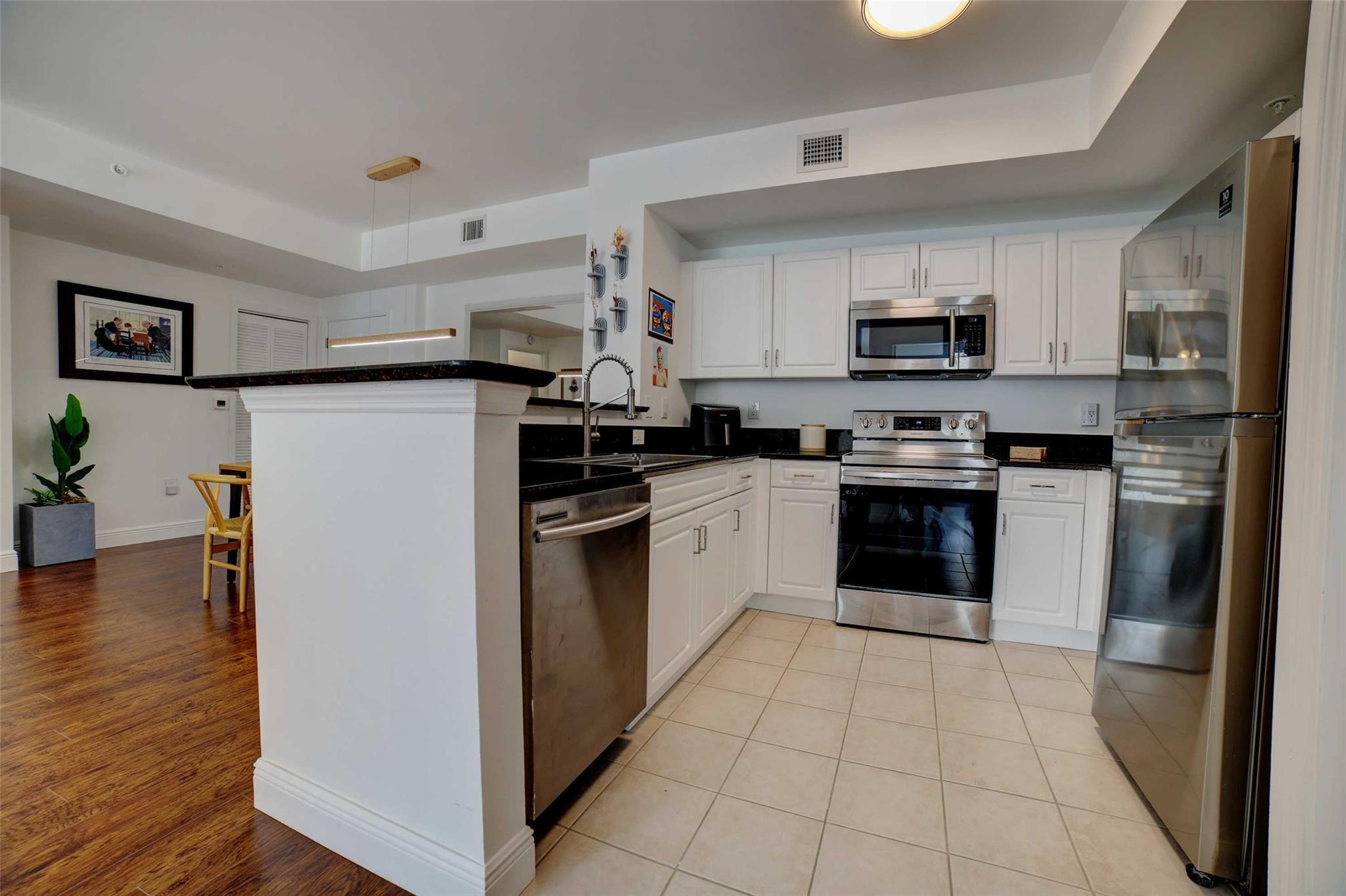 720 S Sapodilla Avenue 413, West Palm Beach, FL 33401, West Palm Beach - Photo 5
