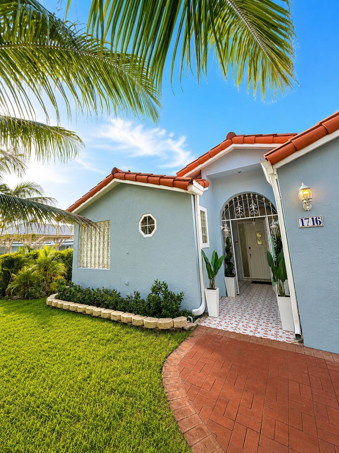 1716 Pierce Drive, Lake Worth Beach, FL 33460, Lake Worth Beach - Photo 2