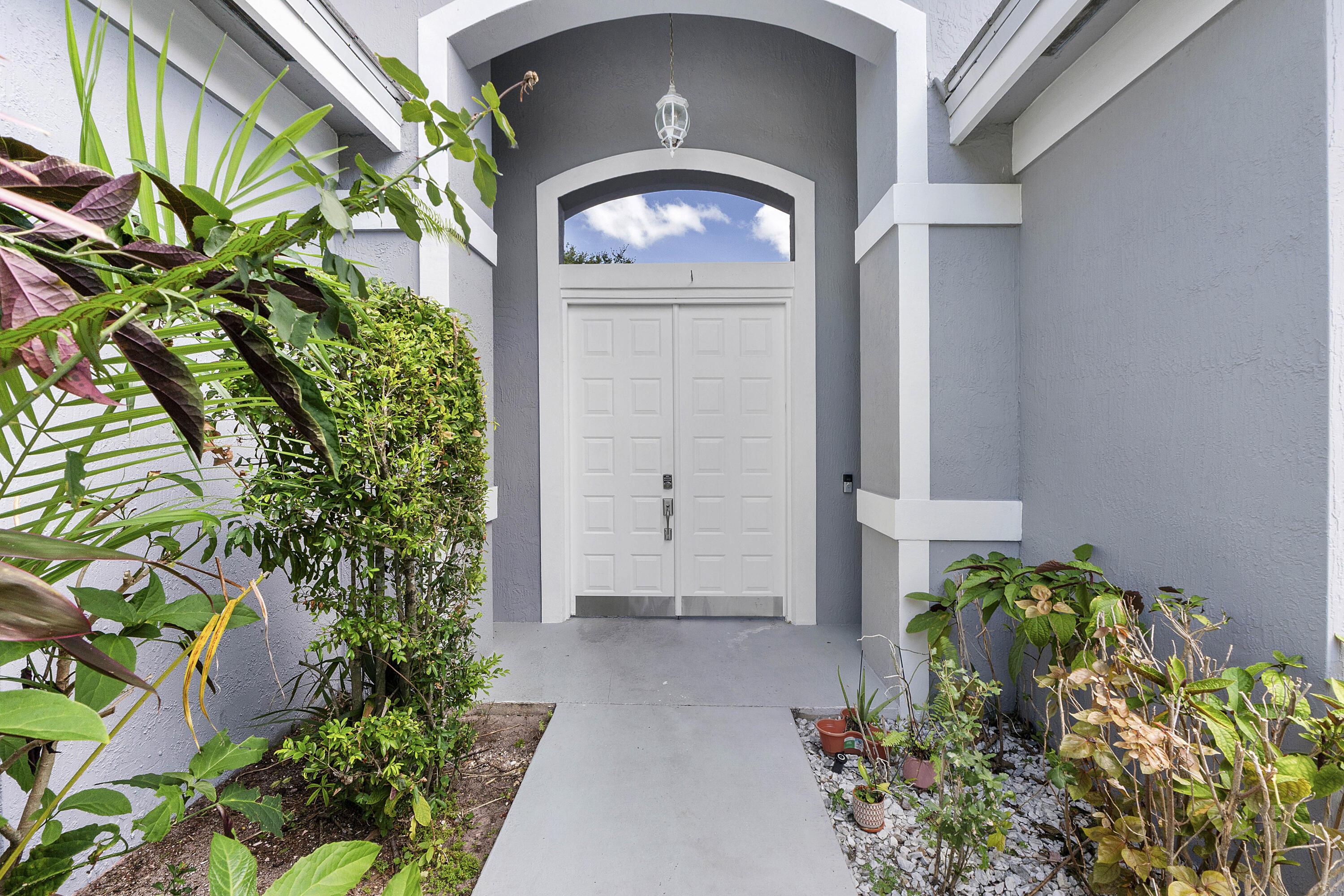 4862 Kensington Circle, Coral Springs, FL 33076, Coral Springs - Photo 2