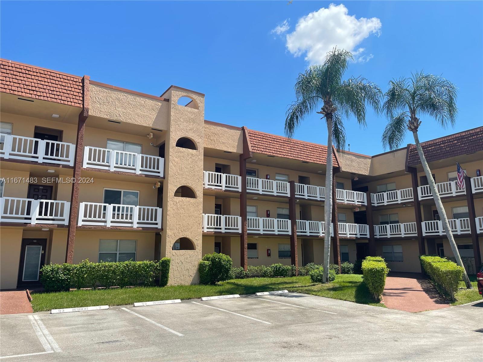 9300 Sunrise Lakes Boulevard 303, Sunrise, FL 33322, Sunrise