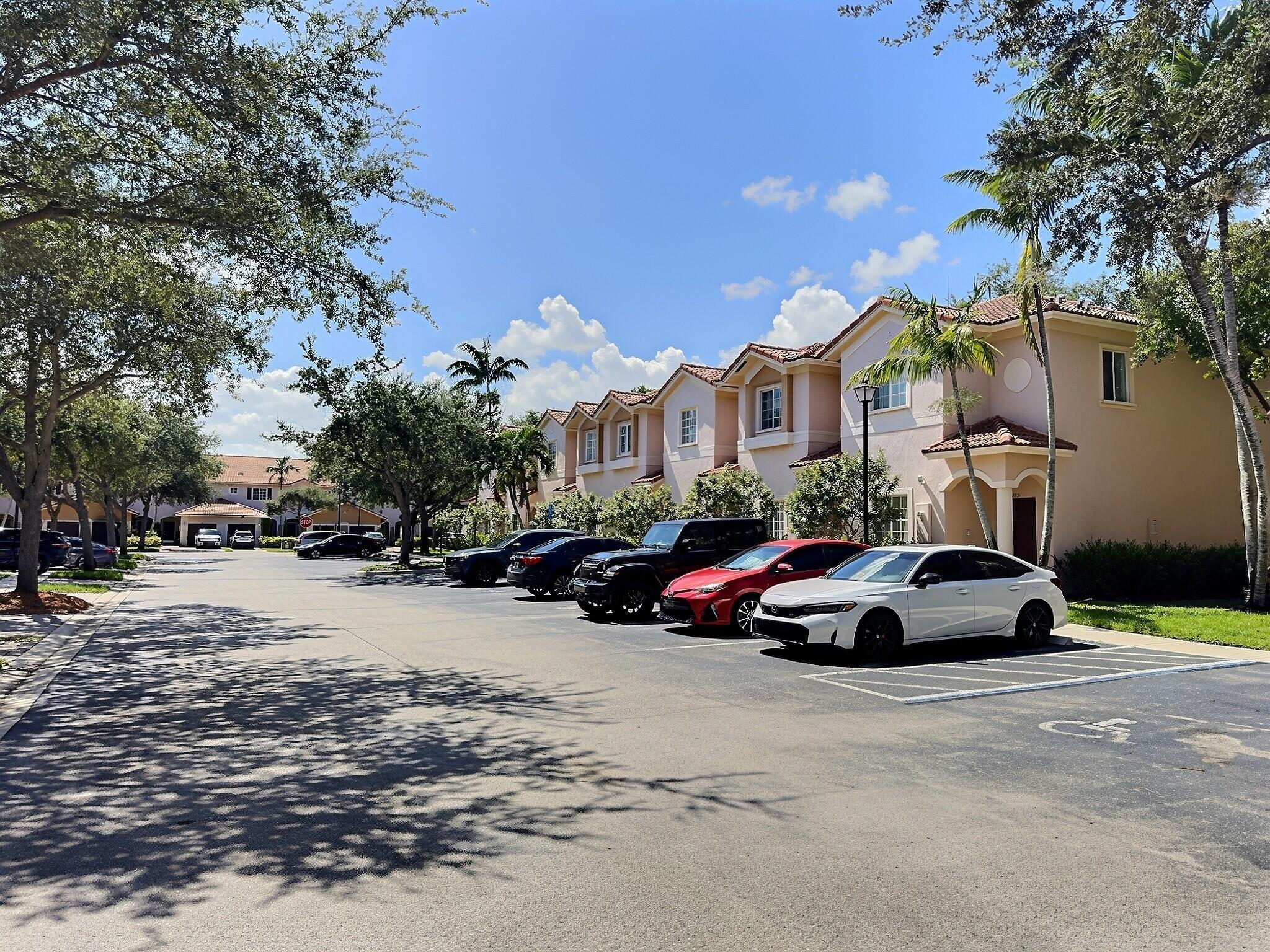 8833 S ISLES Circle 8833, Tamarac, FL 33321, Tamarac - Photo 4