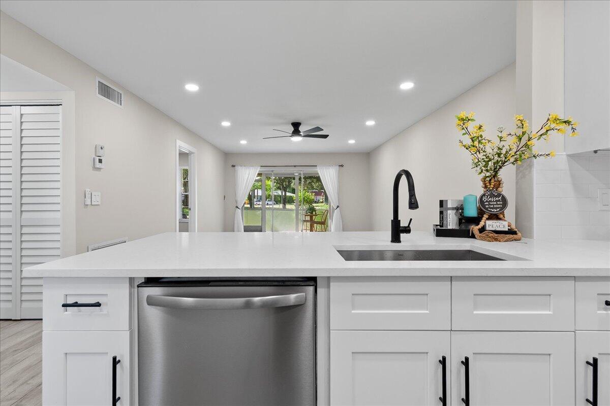 742 Nantucket Circle, Lake Worth, FL 33467, Lake Worth - Photo 5