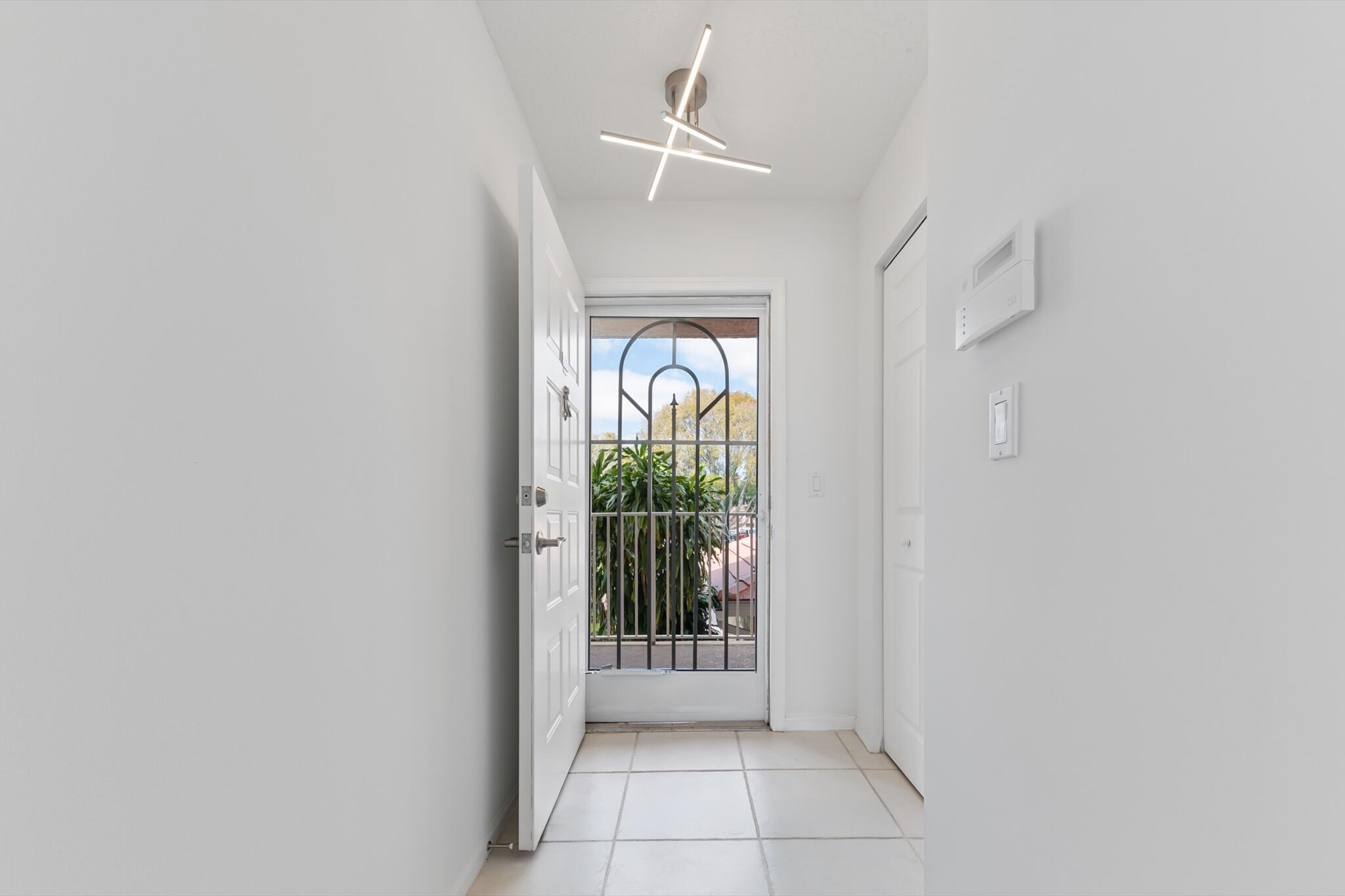 5842 CRYSTAL SHORES Drive 205, Boynton Beach, FL 33437, Boynton Beach - Photo 3