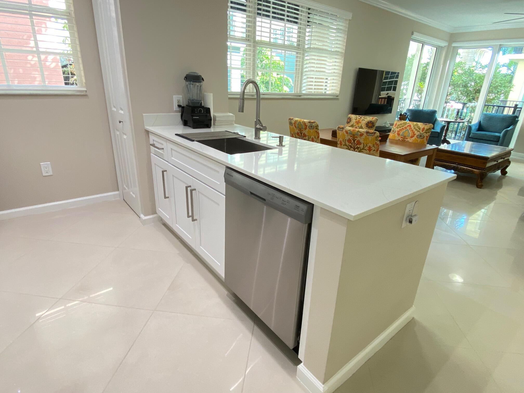 225 NE 1st Street 202, Delray Beach, FL 33444, Delray Beach - Photo 3