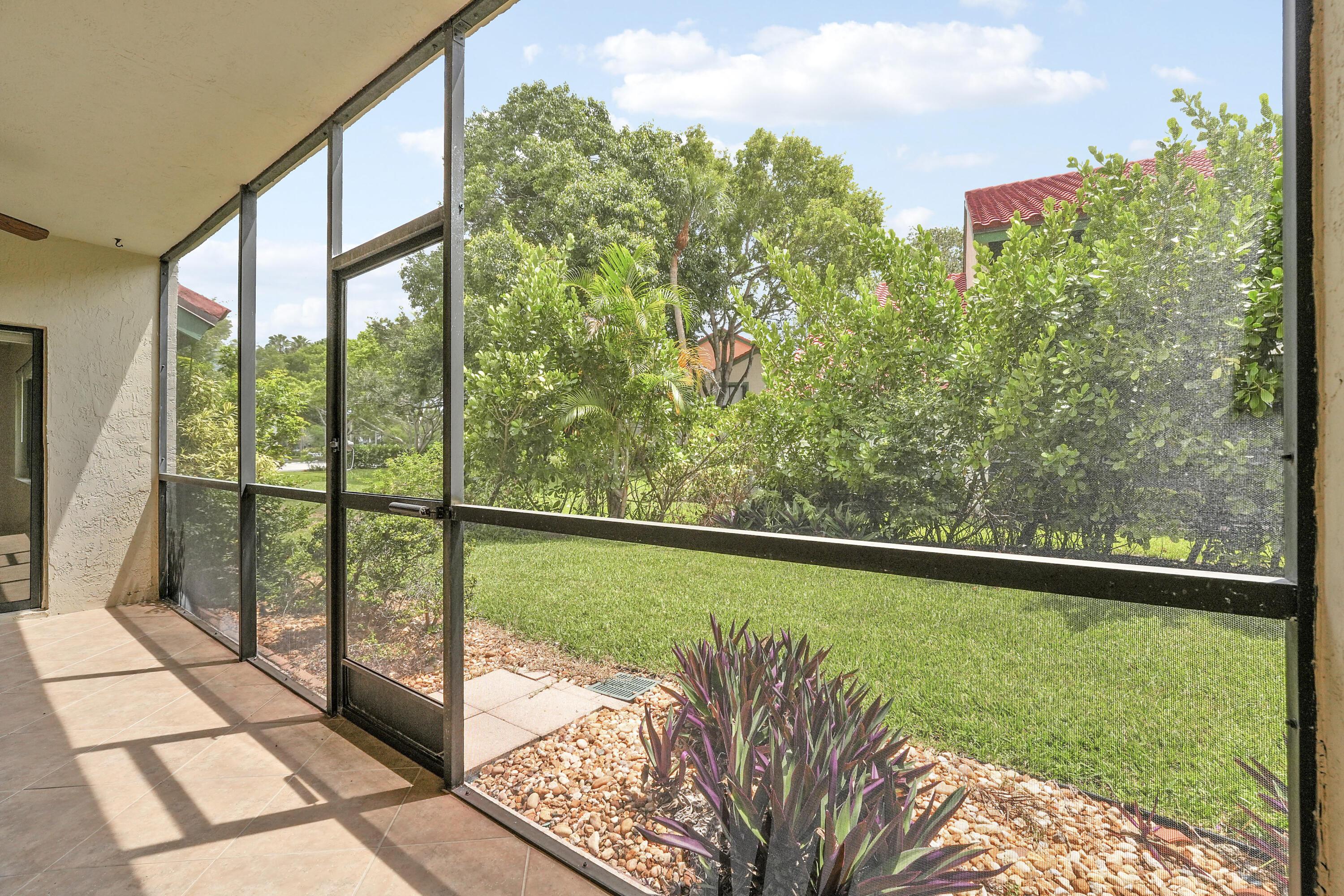 13 Lexington Lane E A, Palm Beach Gardens, FL 33418, Palm Beach Gardens - Photo 5