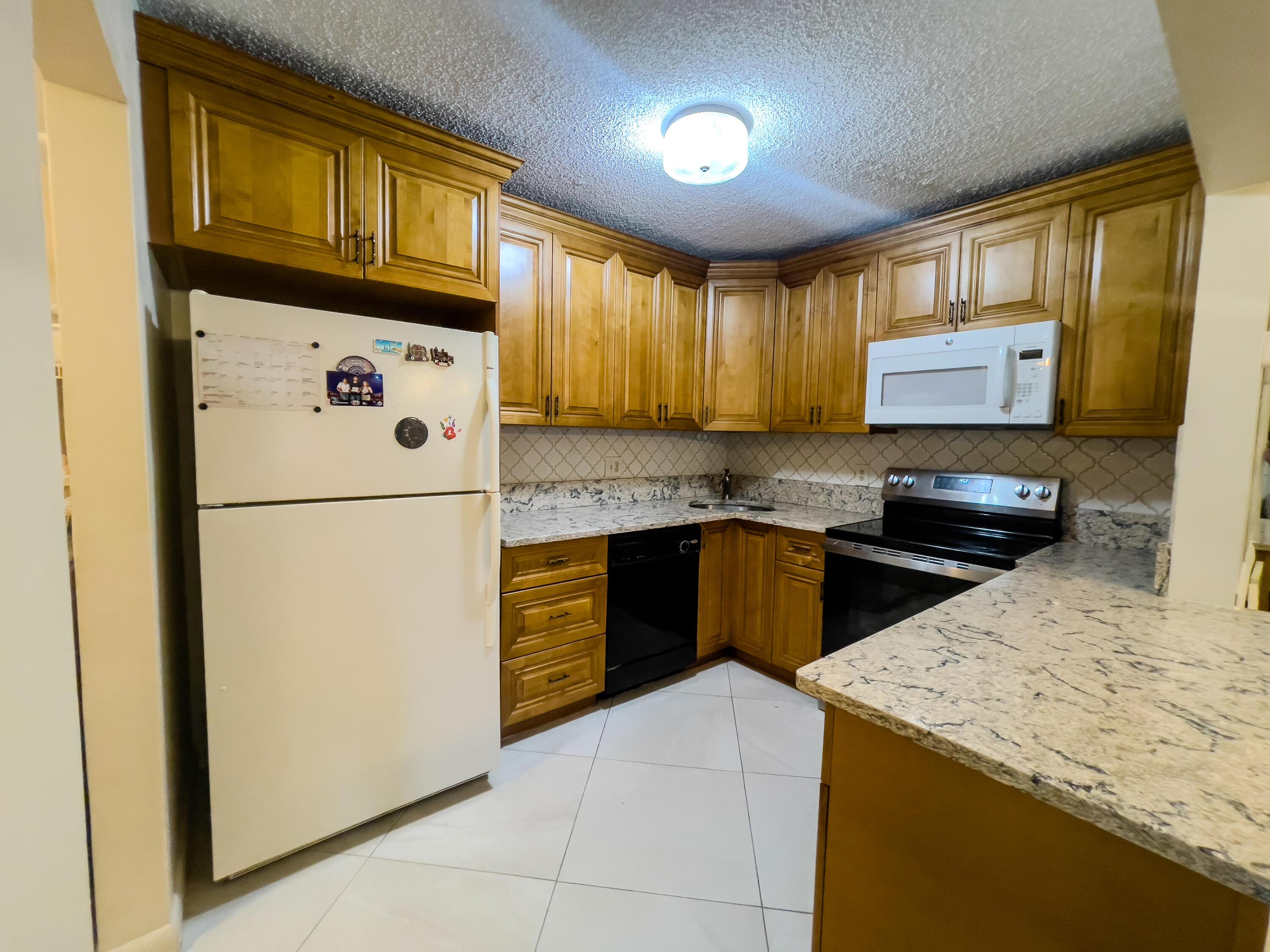 309 Pine Ridge Circle A-1, Greenacres, FL 33463, Greenacres - Photo 3