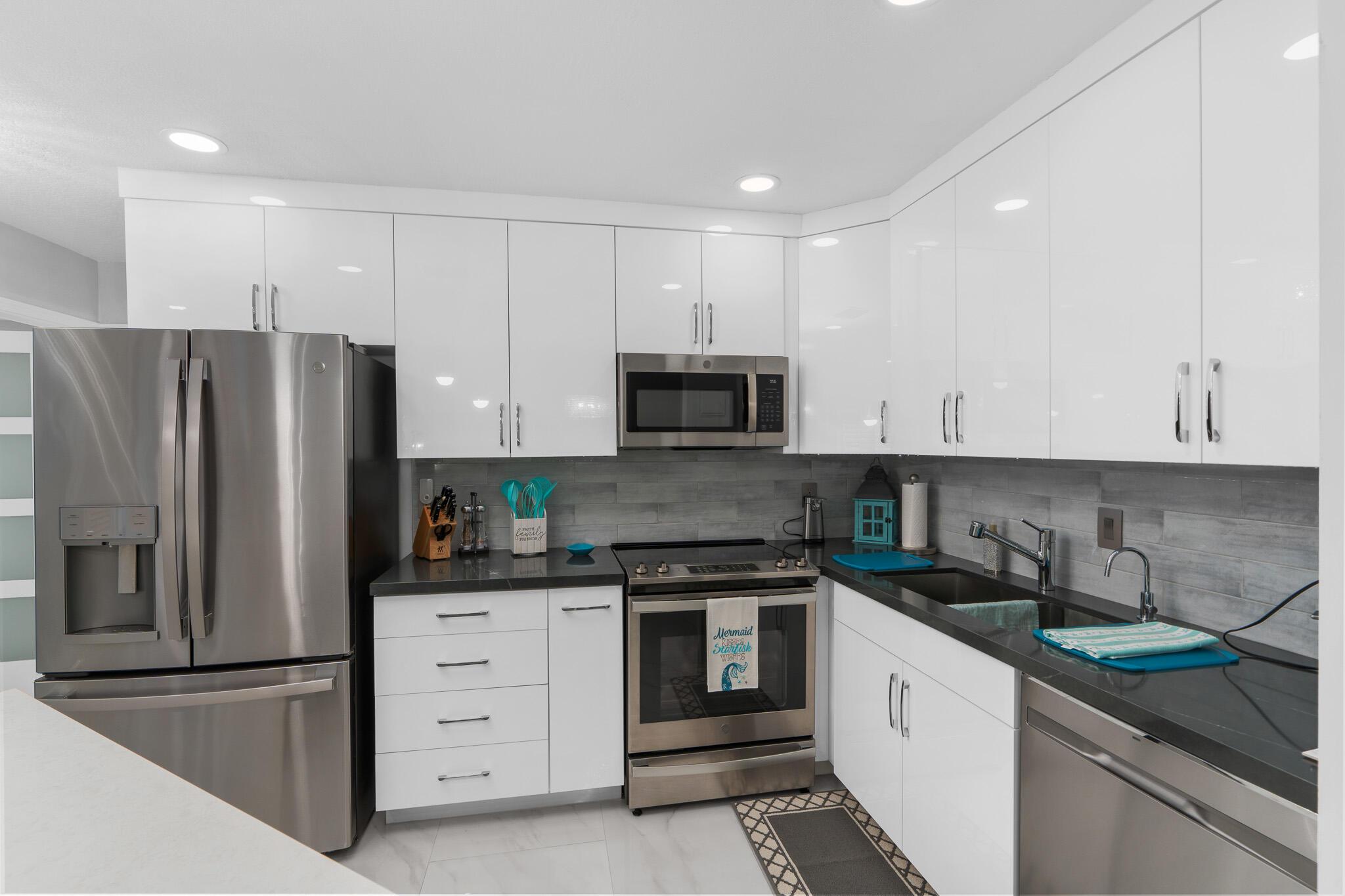 130 CYPRESS CLUB Drive 306, Pompano Beach, FL 33060, Pompano Beach - Photo 4