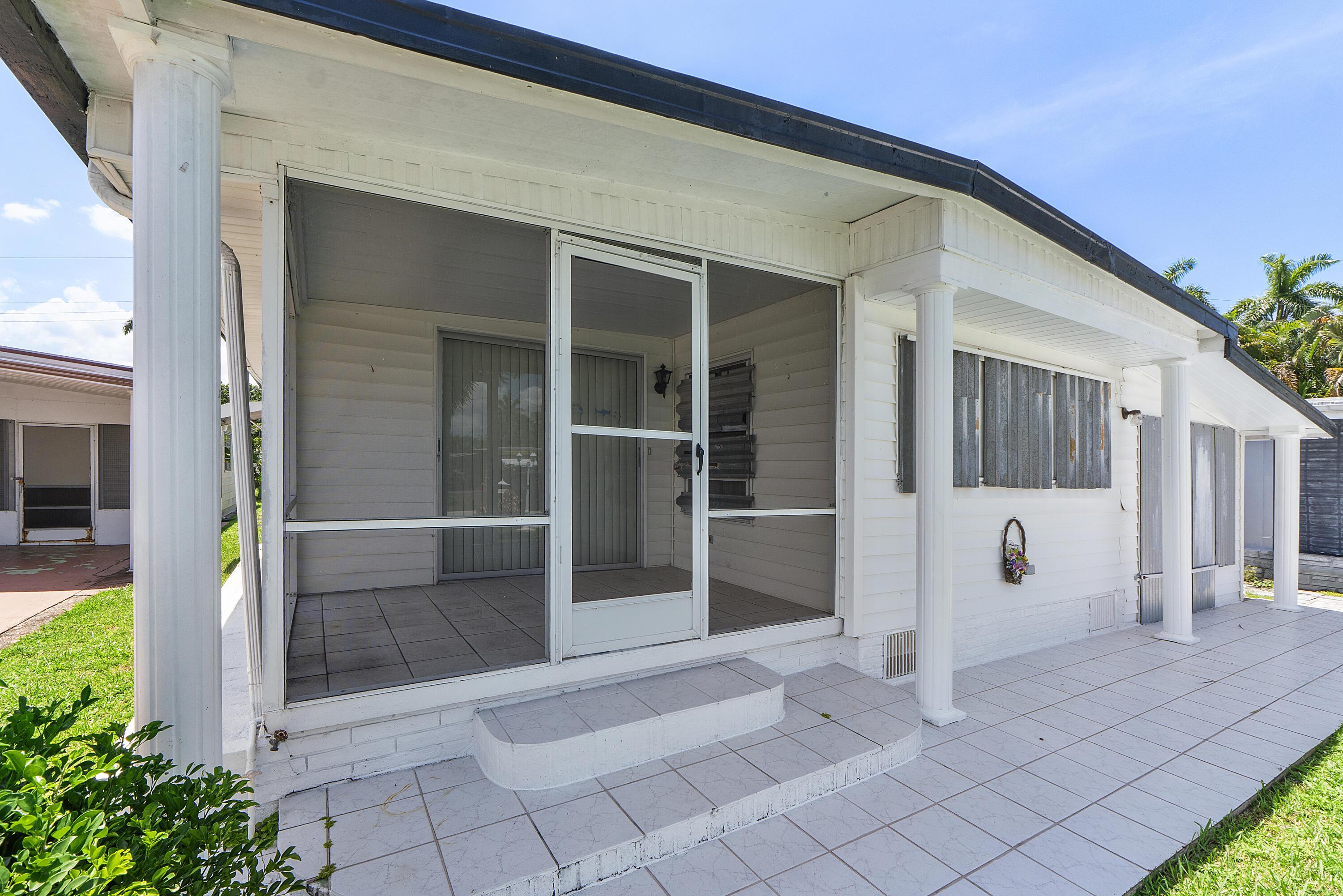 8670 SW 18TH Place, Davie, FL 33324, Davie - Photo 2