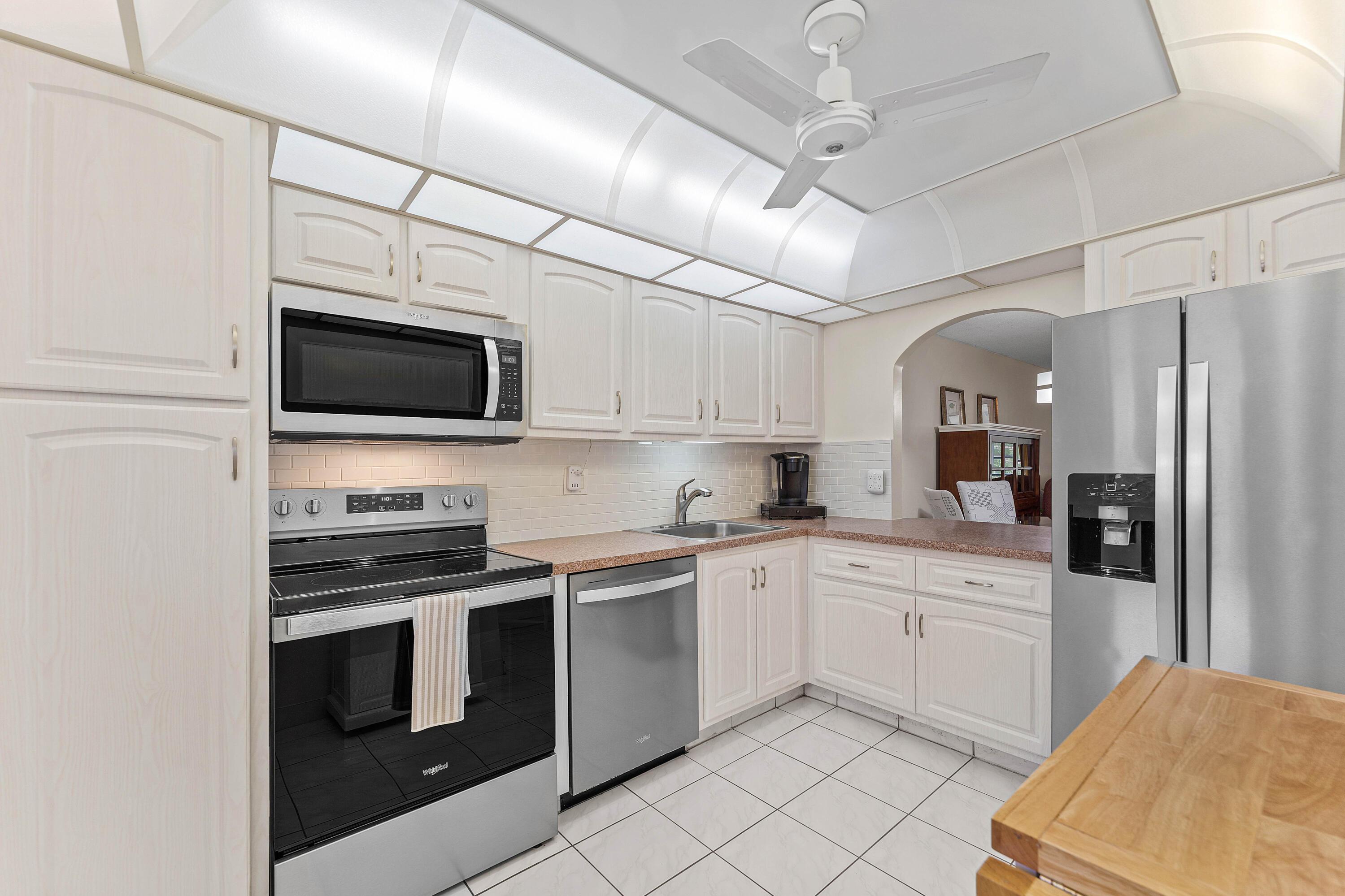 3251 Holiday Springs Boulevard 206, Margate, FL 33063, Margate - Photo 5