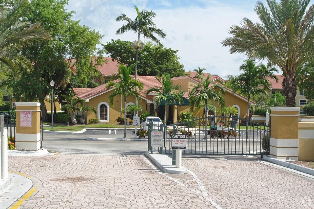 8977 Wiles Road 203, Coral Springs, FL 33067, Coral Springs - Photo 2