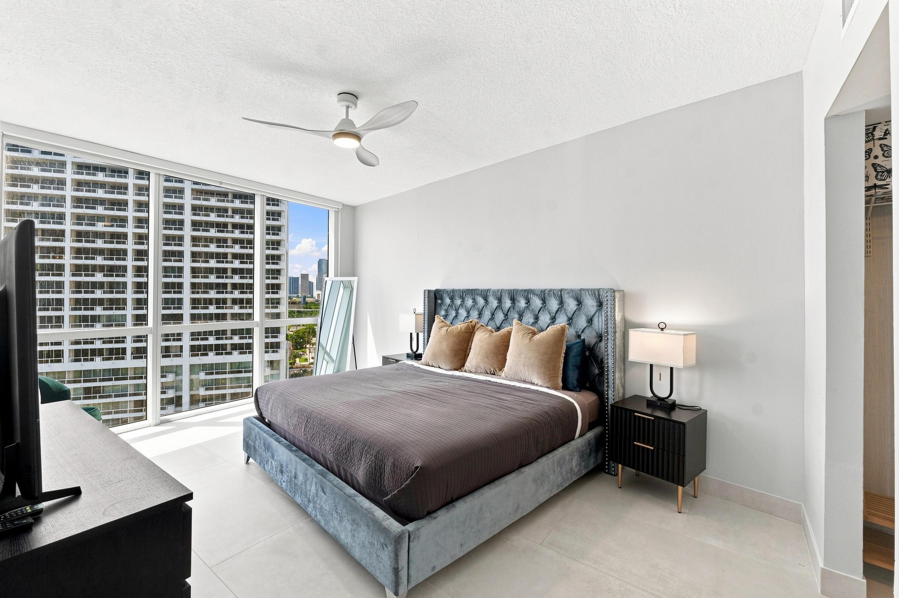 1750 N BAYSHORE Drive 1202, Miami, FL 33132, Miami - Photo 4