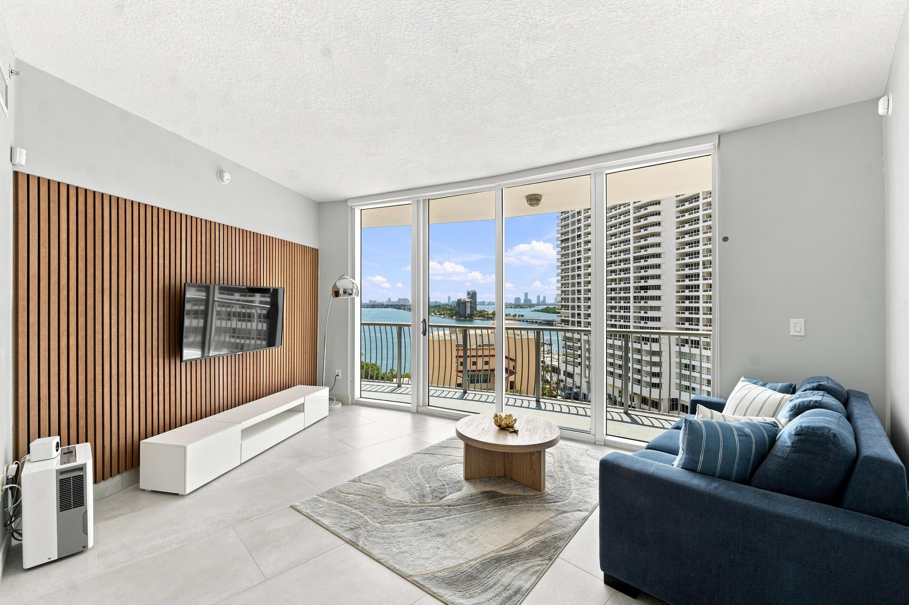 1750 N BAYSHORE Drive 1202, Miami, FL 33132, Miami - Photo 2