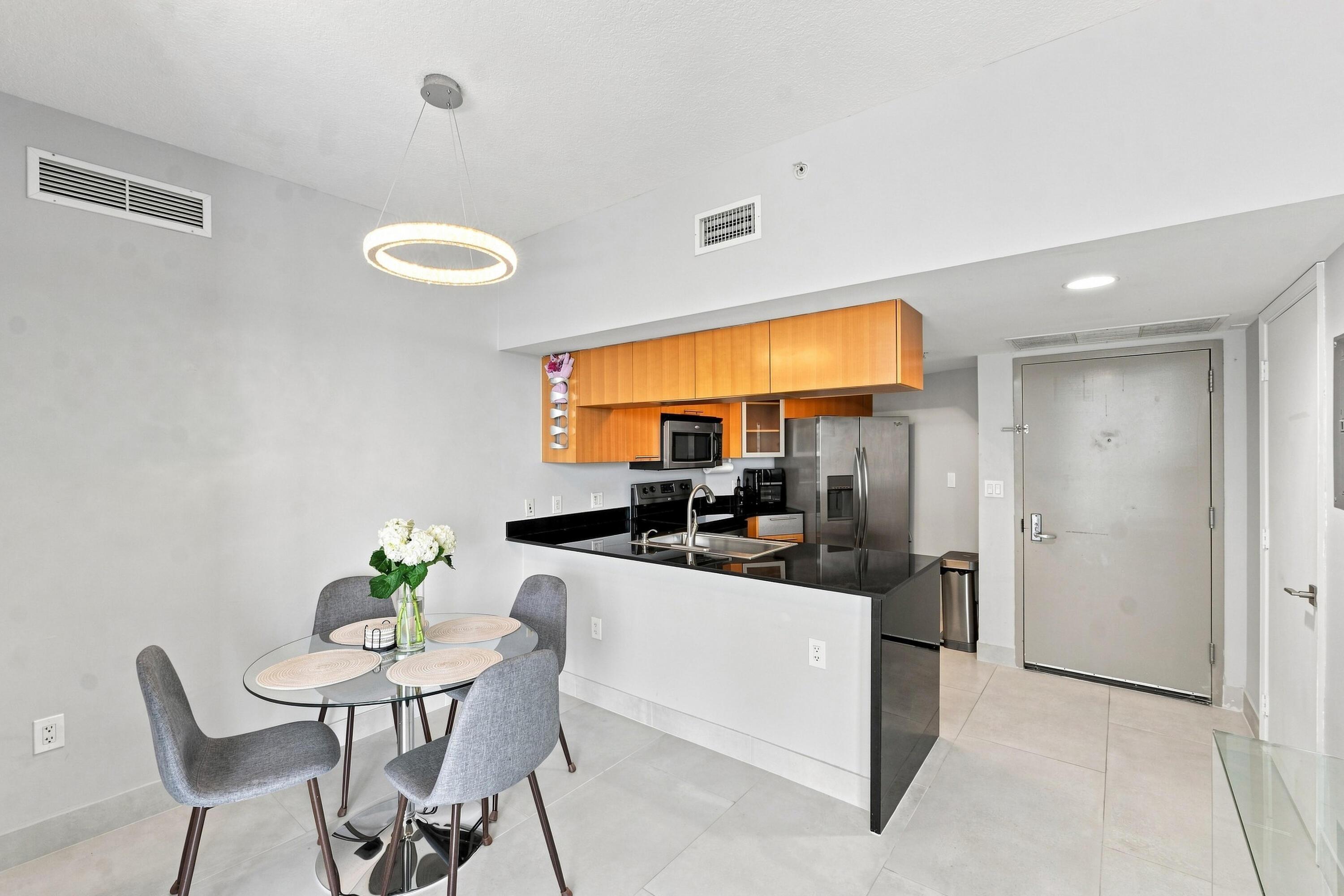 1750 N BAYSHORE Drive 1202, Miami, FL 33132, Miami - Photo 3