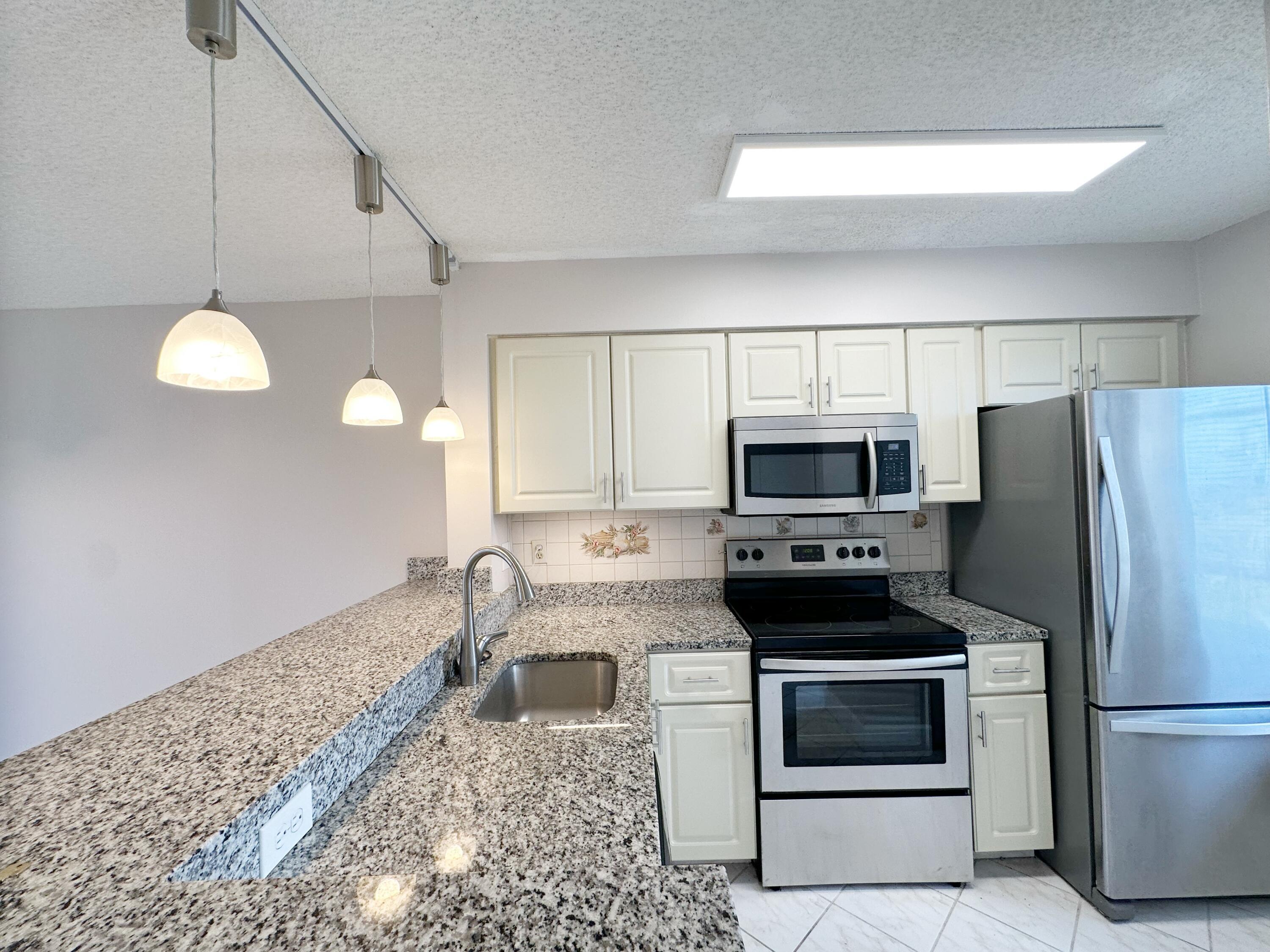 2220 N CYPRESS BEND Drive 503, Pompano Beach, FL 33069, Pompano Beach - Photo 3