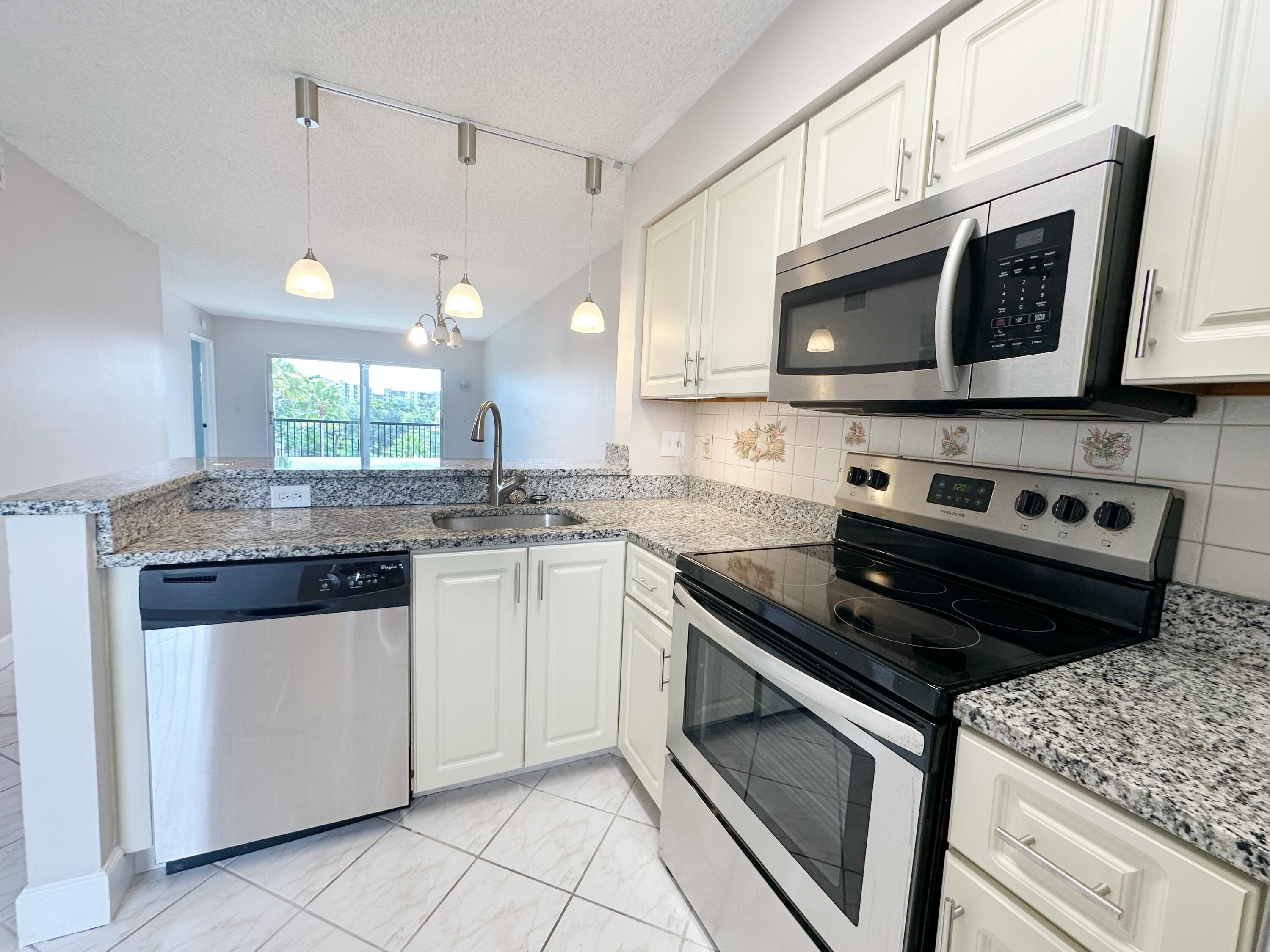 2220 N CYPRESS BEND Drive 503, Pompano Beach, FL 33069, Pompano Beach - Photo 4