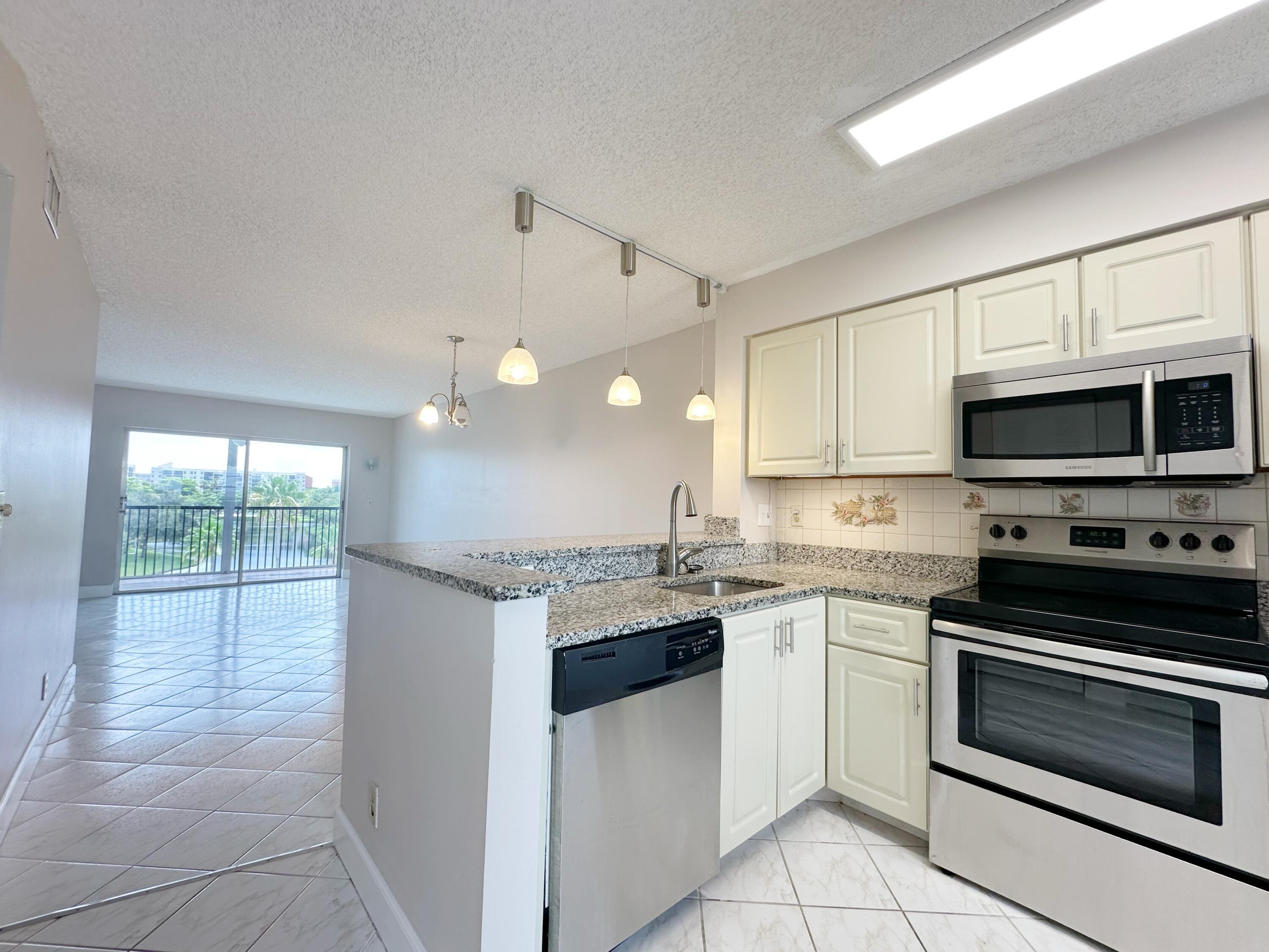 2220 N CYPRESS BEND Drive 503, Pompano Beach, FL 33069, Pompano Beach - Photo 5