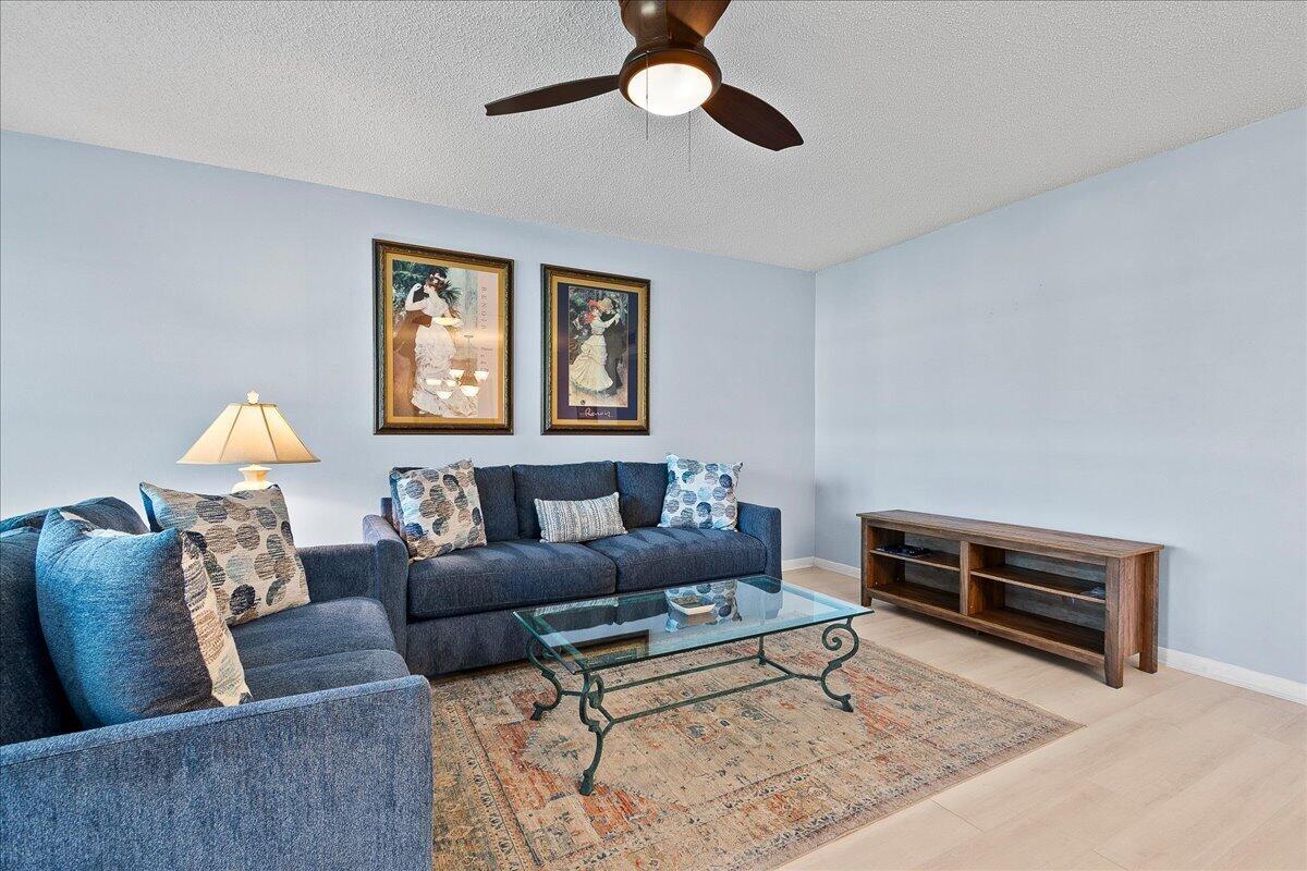 220 Country Lane B, Boynton Beach, FL 33435, Boynton Beach - Photo 4