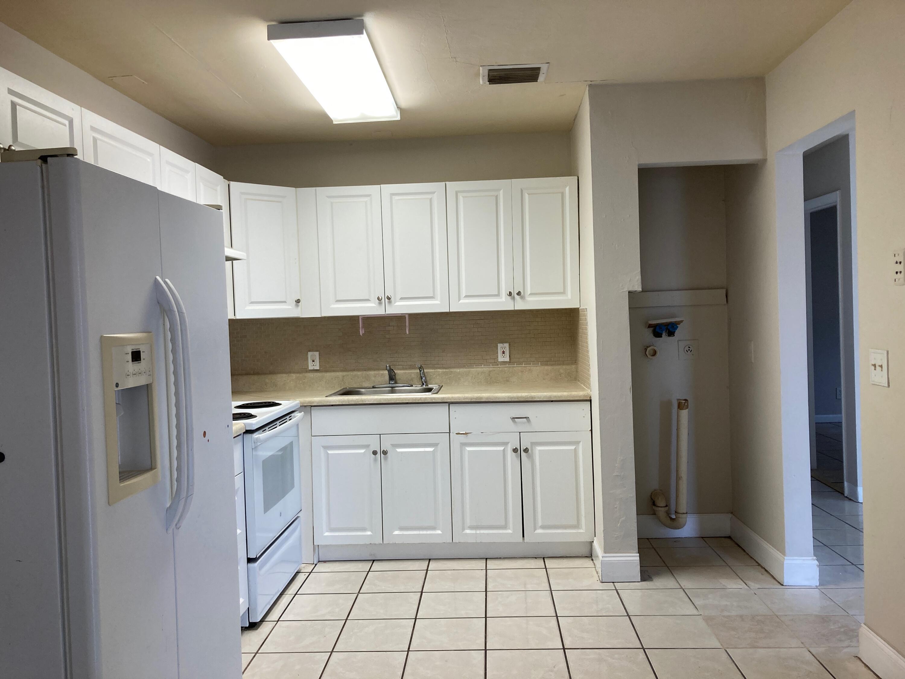 6124 LINCOLN Street N, Hollywood, FL 33024, Hollywood - Photo 3