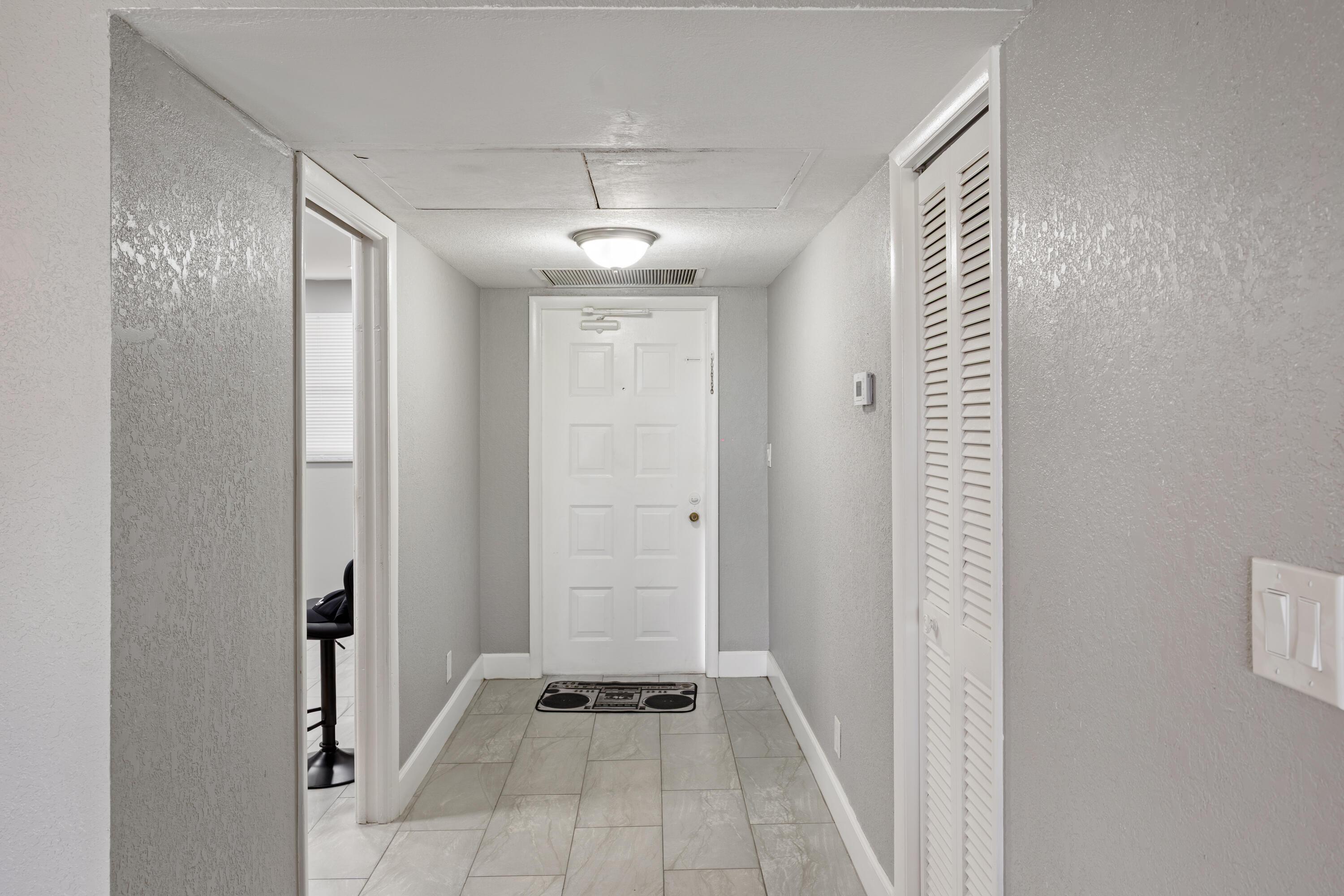2850 Forest Hills Boulevard 211, Coral Springs, FL 33065, Coral Springs - Photo 5