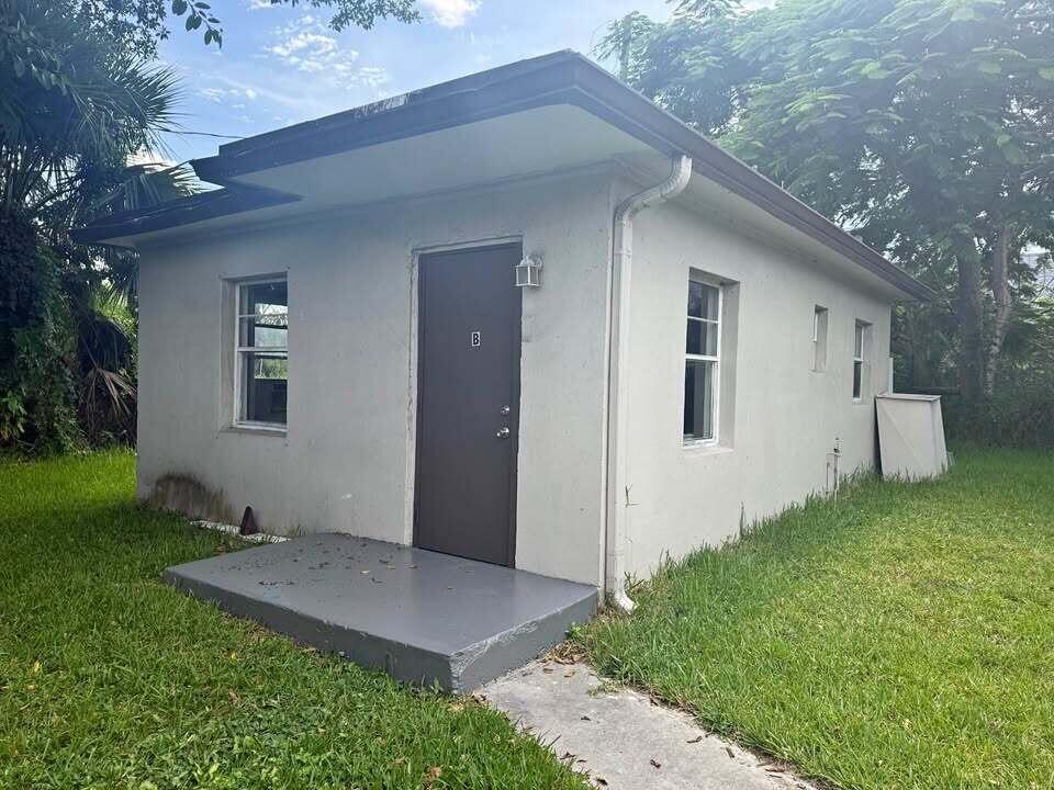 2960 CHICKAMAUGA Avenue, Westgate, FL 33409, Westgate