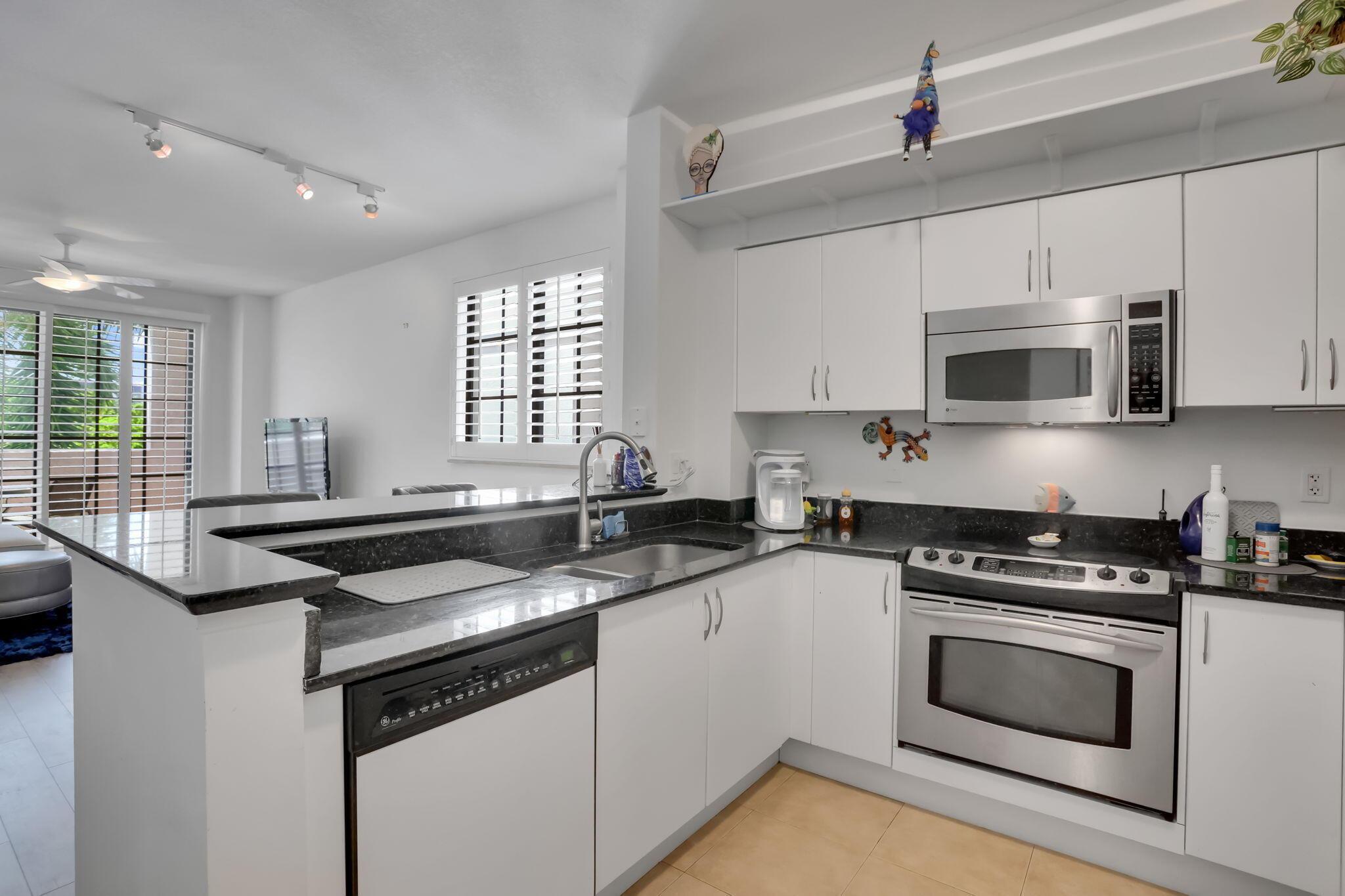 233 S Federal Highway 325, Boca Raton, FL 33432, Boca Raton - Photo 4