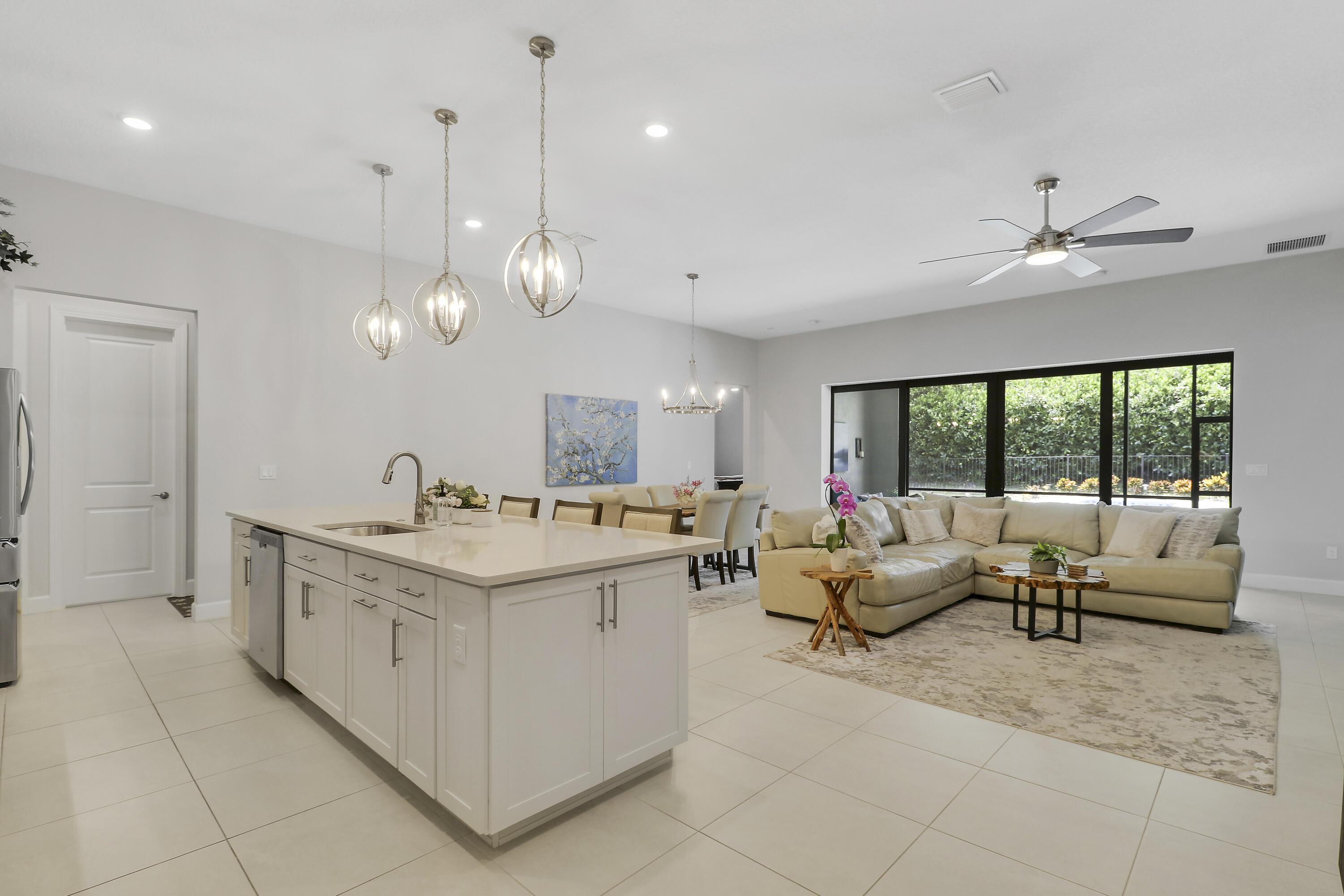 540 SE VILLANDRY Way, Port St. Lucie, FL 34984, Port St. Lucie - Photo 3