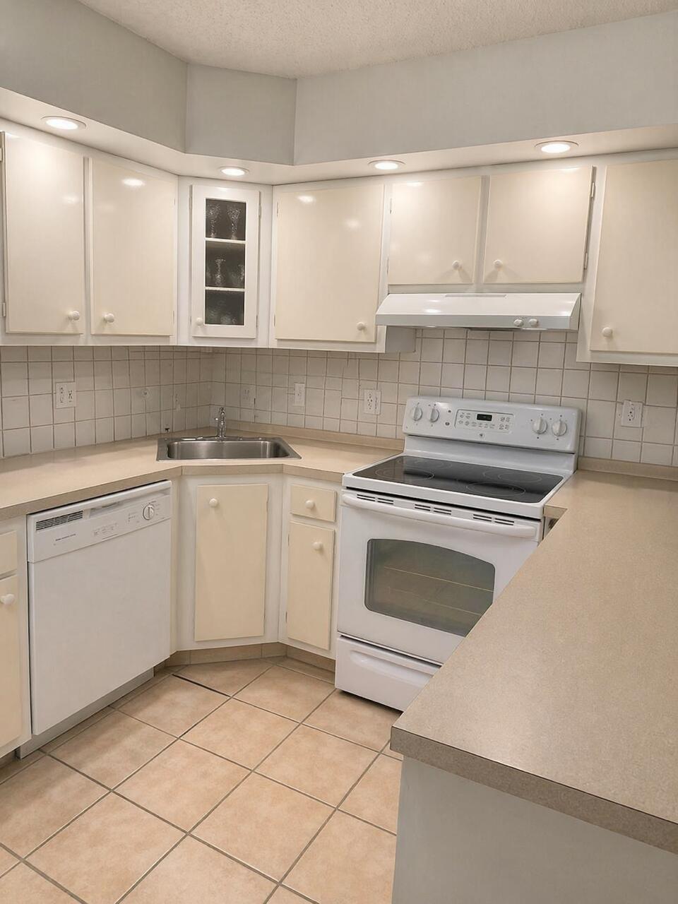 409 PINE GLEN Lane A-1, Greenacres, FL 33463, Greenacres - Photo 4