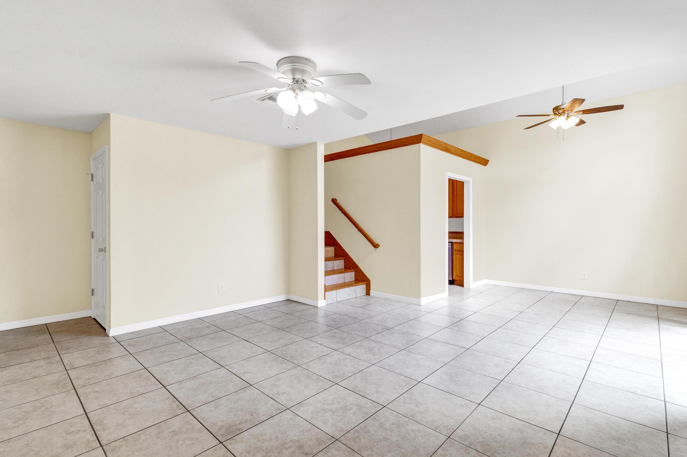 1567 39TH Avenue Q4, Vero Beach, FL 32960, Vero Beach - Photo 4