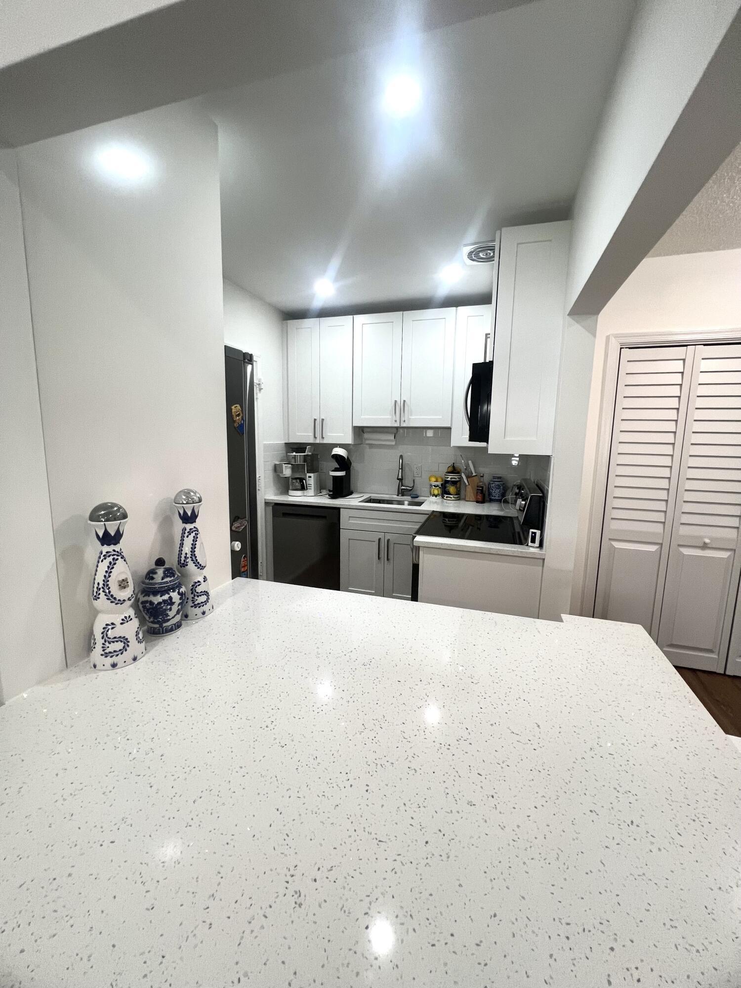 2261 NE 67th Street 1831, Fort Lauderdale, FL 33308, Fort Lauderdale - Photo 5