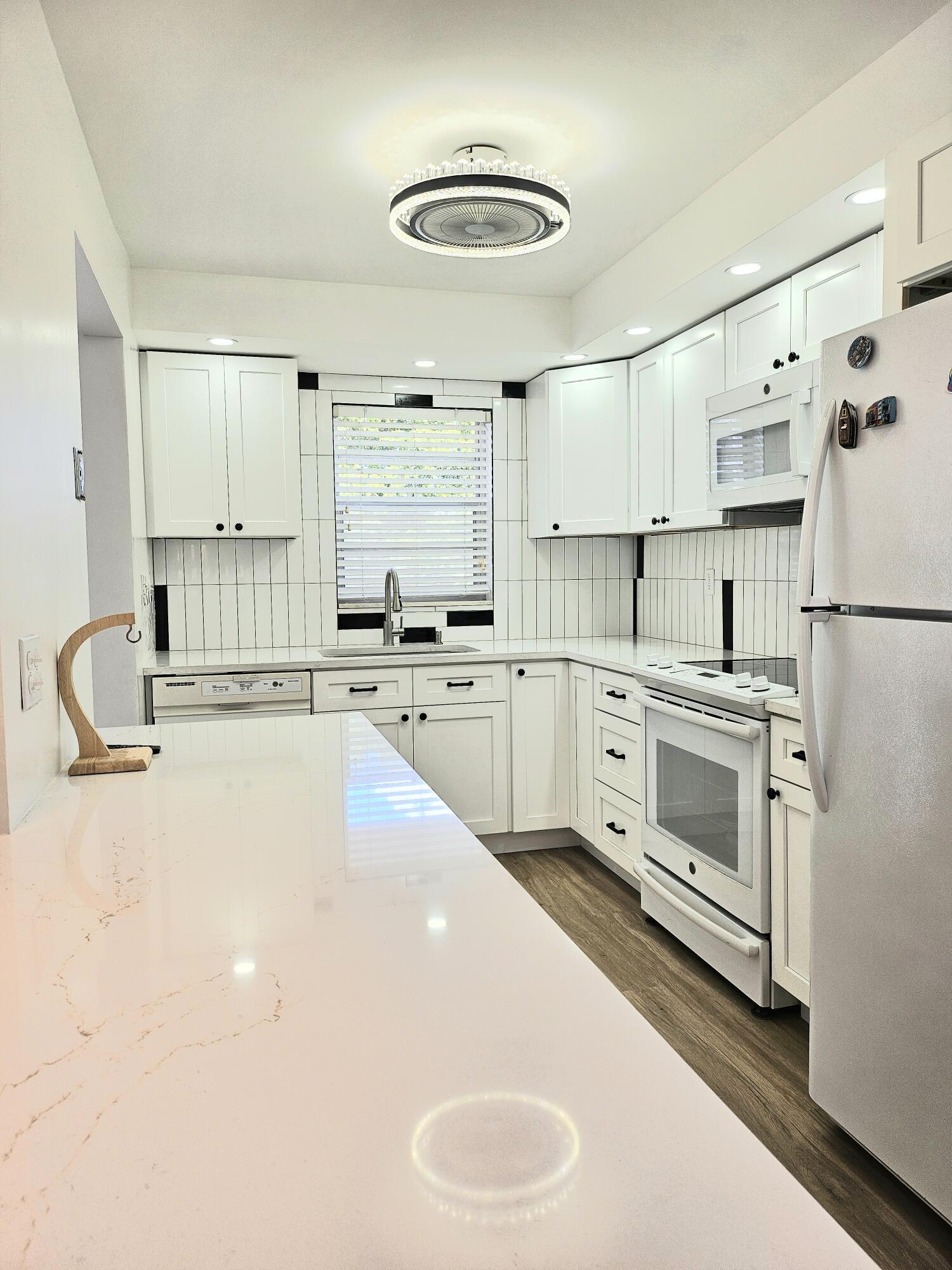 5860 NW 44TH Street 412, Lauderhill, FL 33319, Lauderhill - Photo 4
