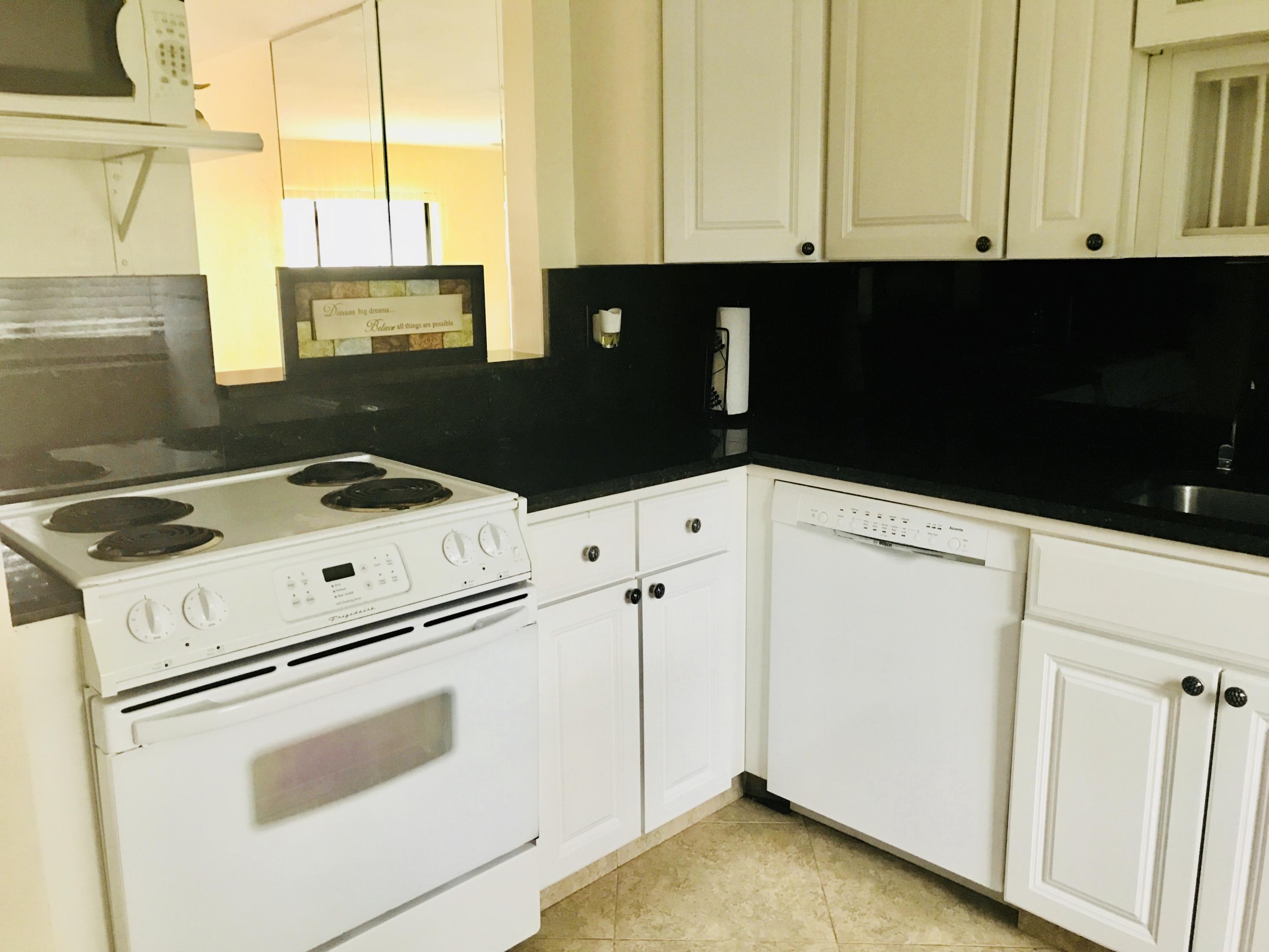 139 SPARROW Drive 3E, Royal Palm Beach, FL 33411, Royal Palm Beach - Photo 3
