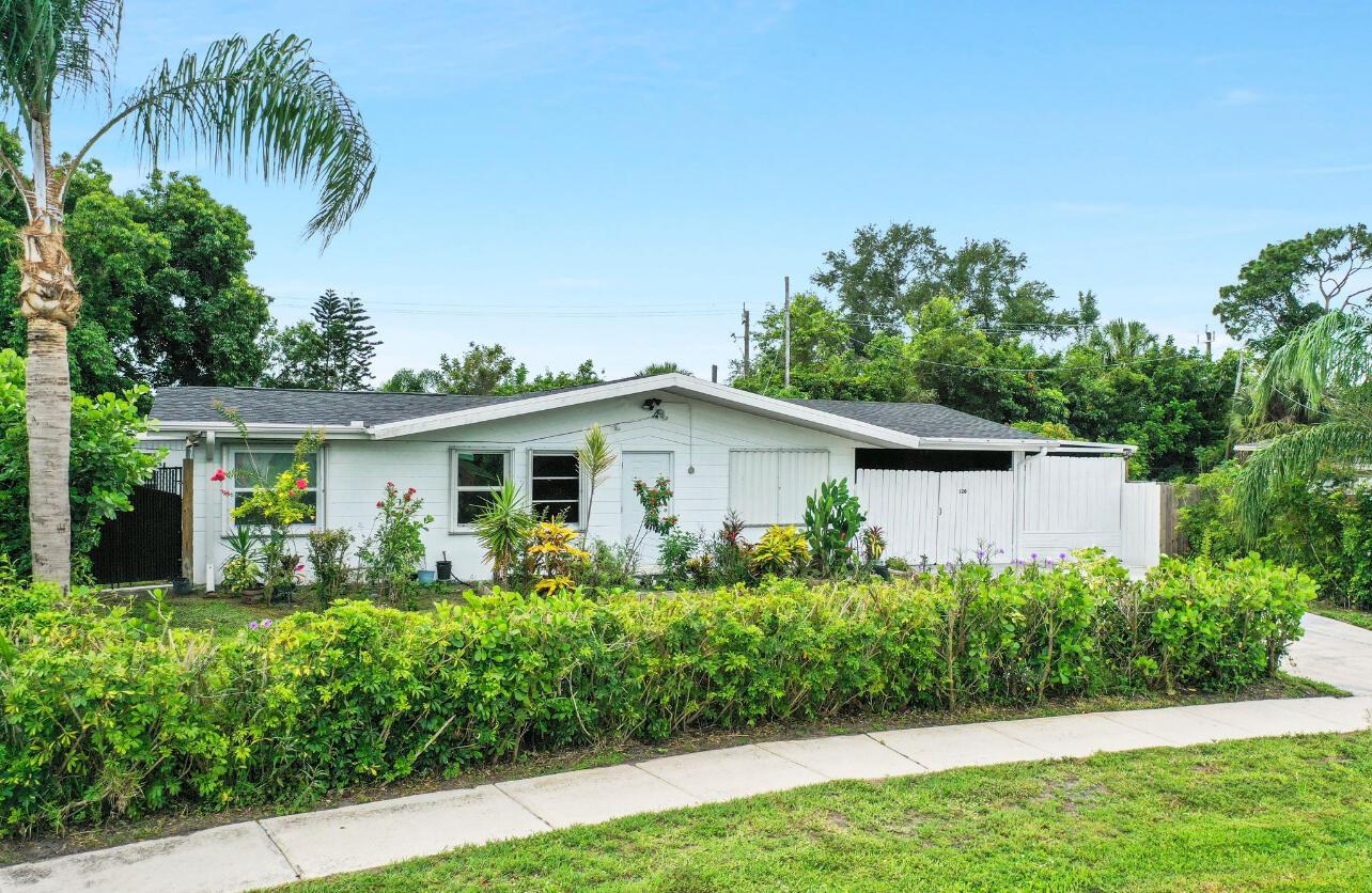 120 Banyan Drive, Port St. Lucie, FL 34952, Port St. Lucie - Photo 3