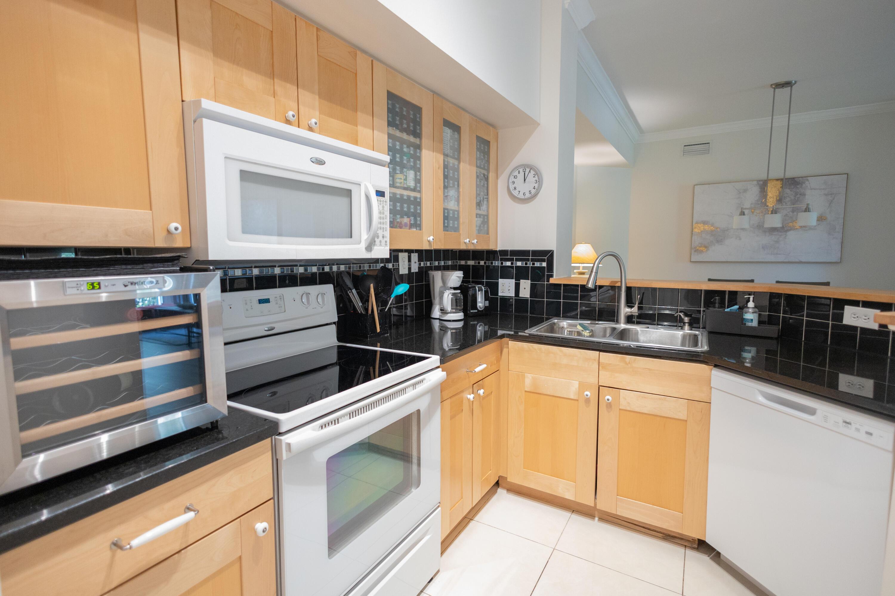 11790 SAINT ANDREWS Place 303, Wellington, FL 33414, Wellington - Photo 5