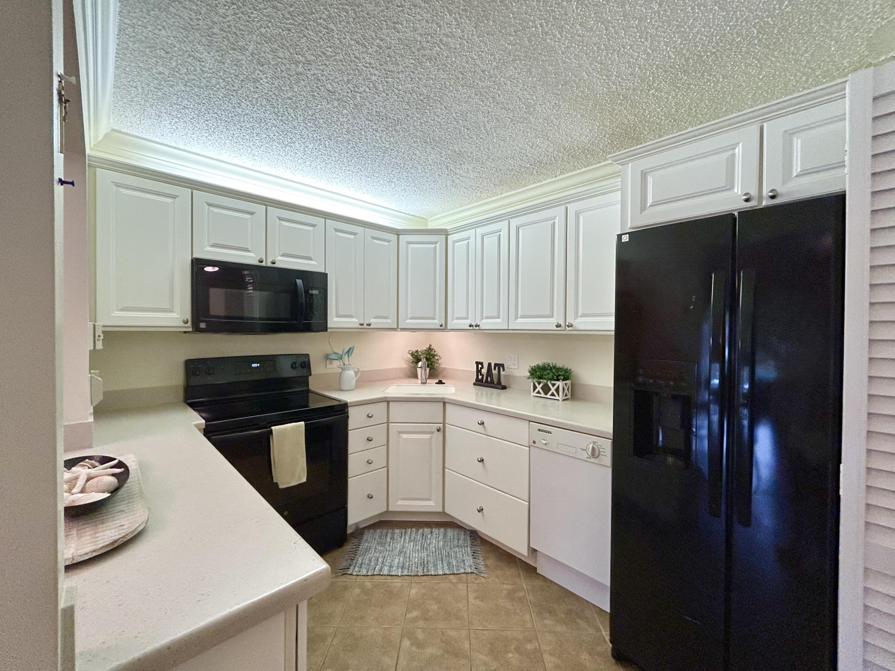 131 LAKE PINE Circle D-1, Greenacres, FL 33463, Greenacres - Photo 2