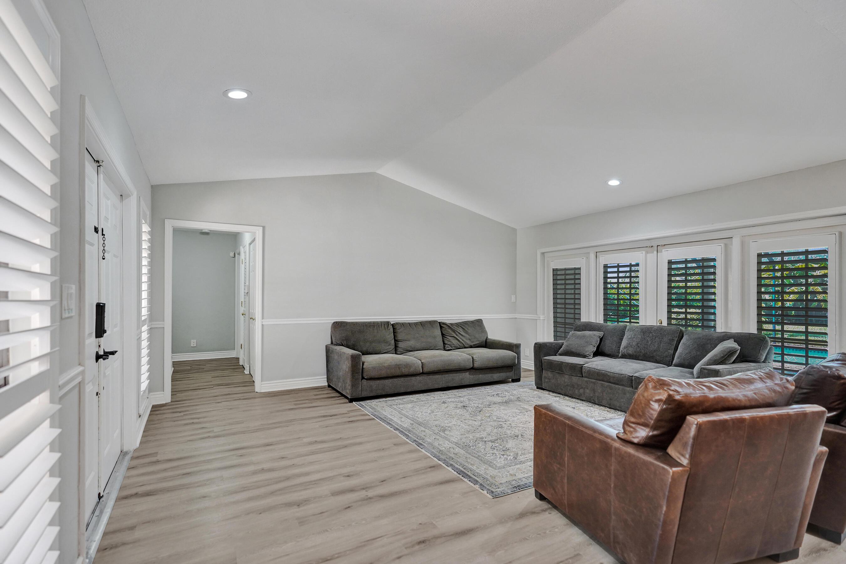 2281 NW 36TH Street, Boca Raton, FL 33431, Boca Raton - Photo 4